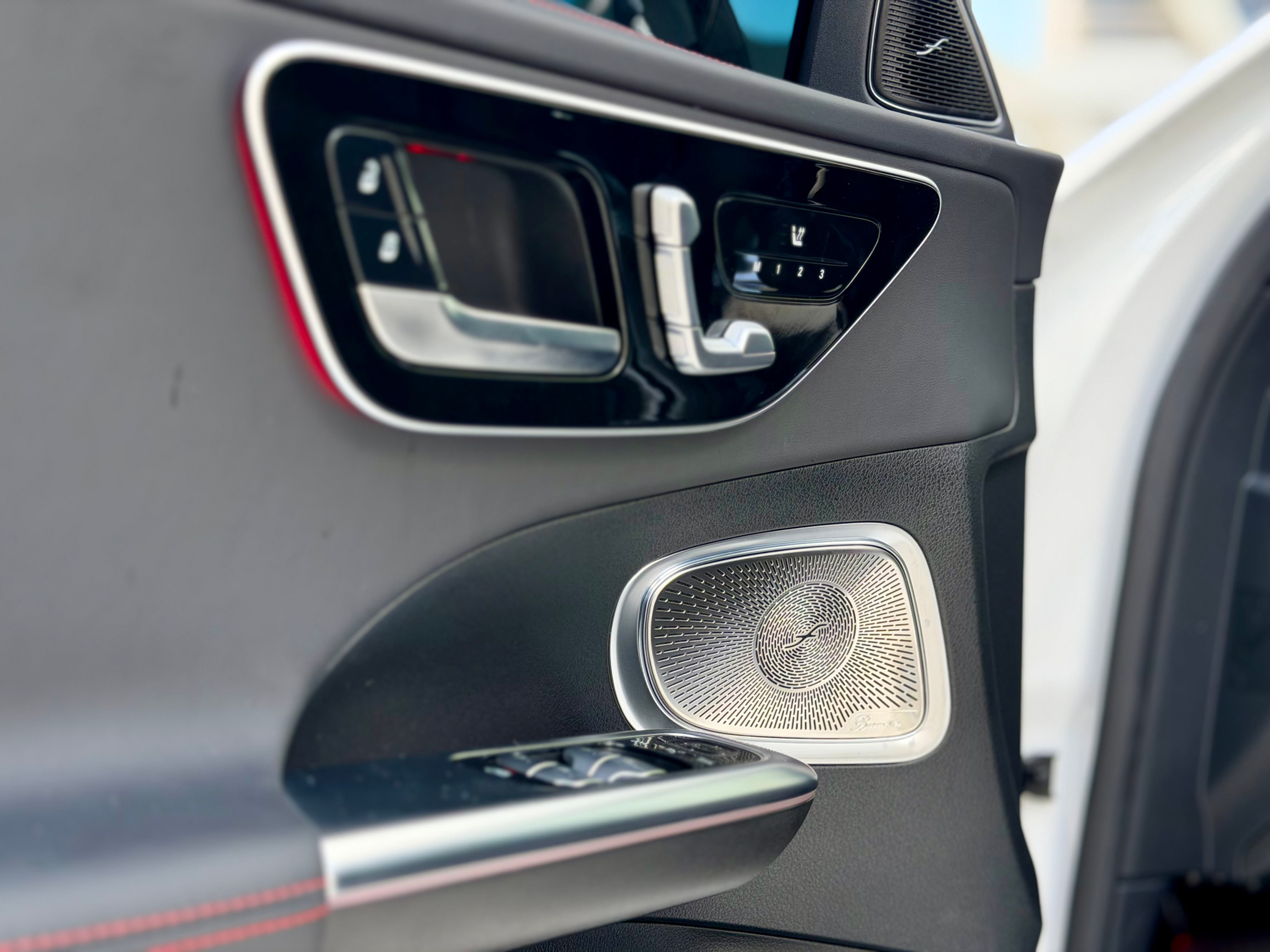 Mercedes-Benz C43 AMG White — photo 13