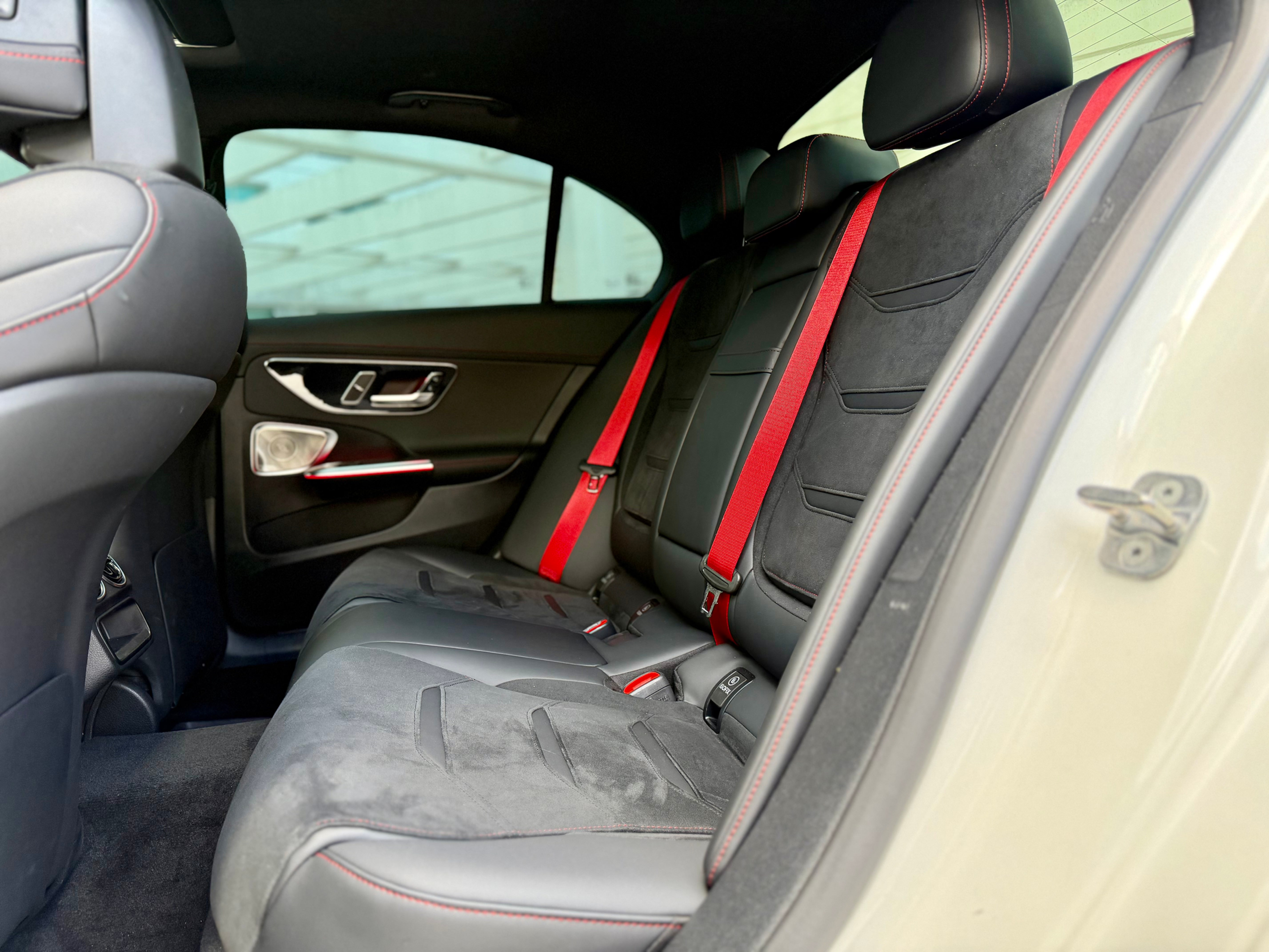 Mercedes-Benz C43 AMG White — photo 14