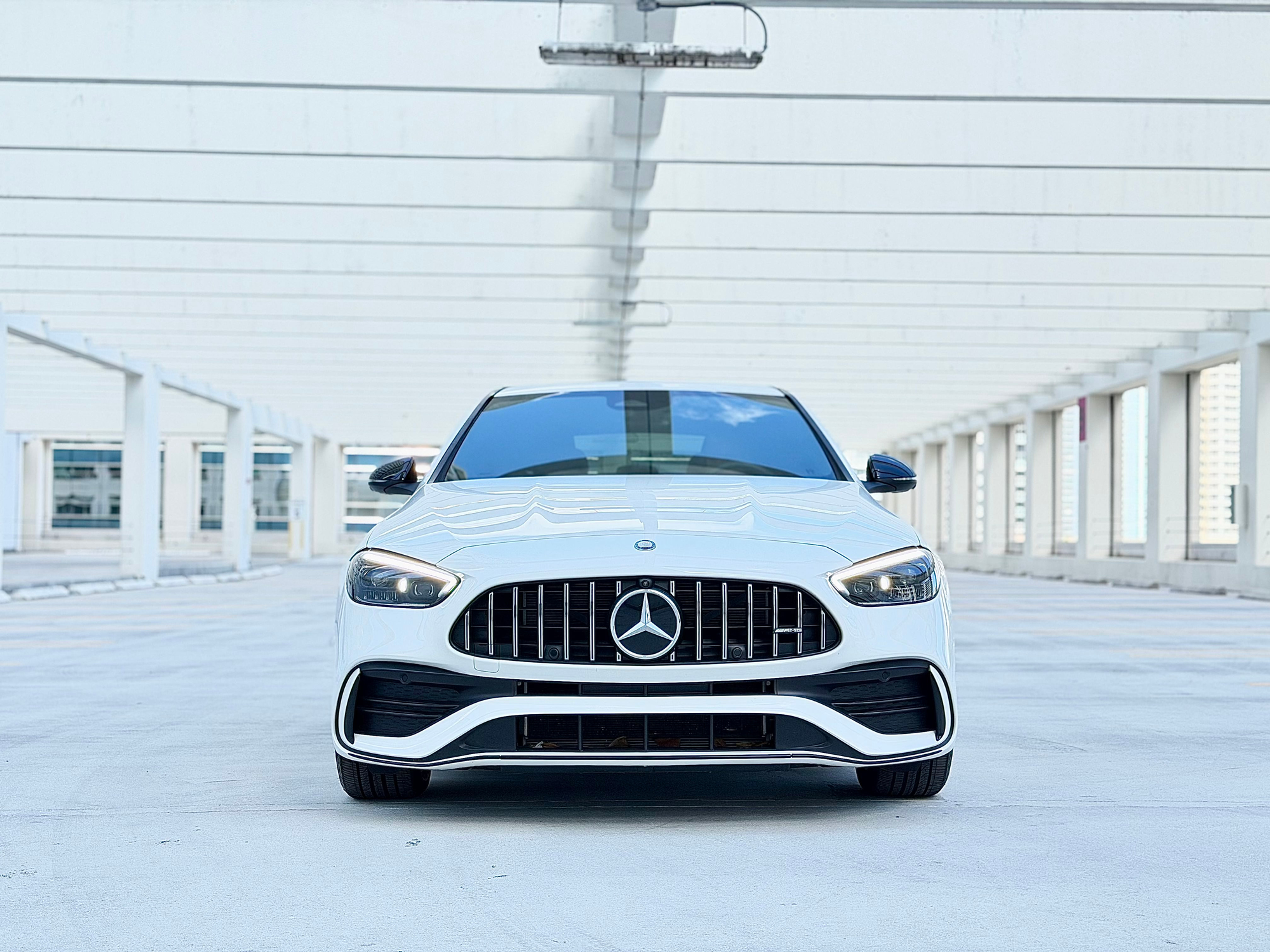 Mercedes-Benz C43 AMG White — exterior side view