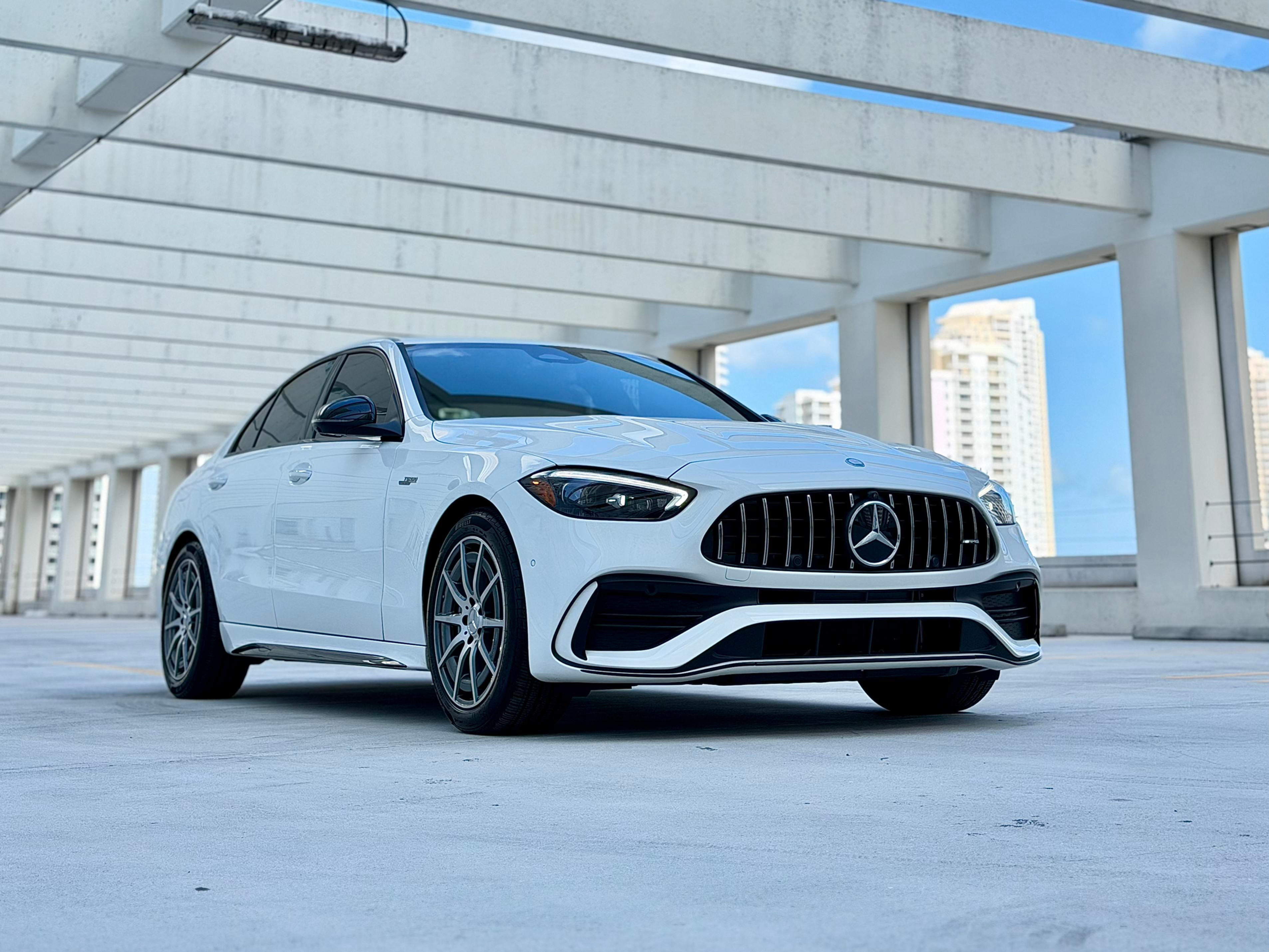 Mercedes-Benz C43 AMG White — interior seats