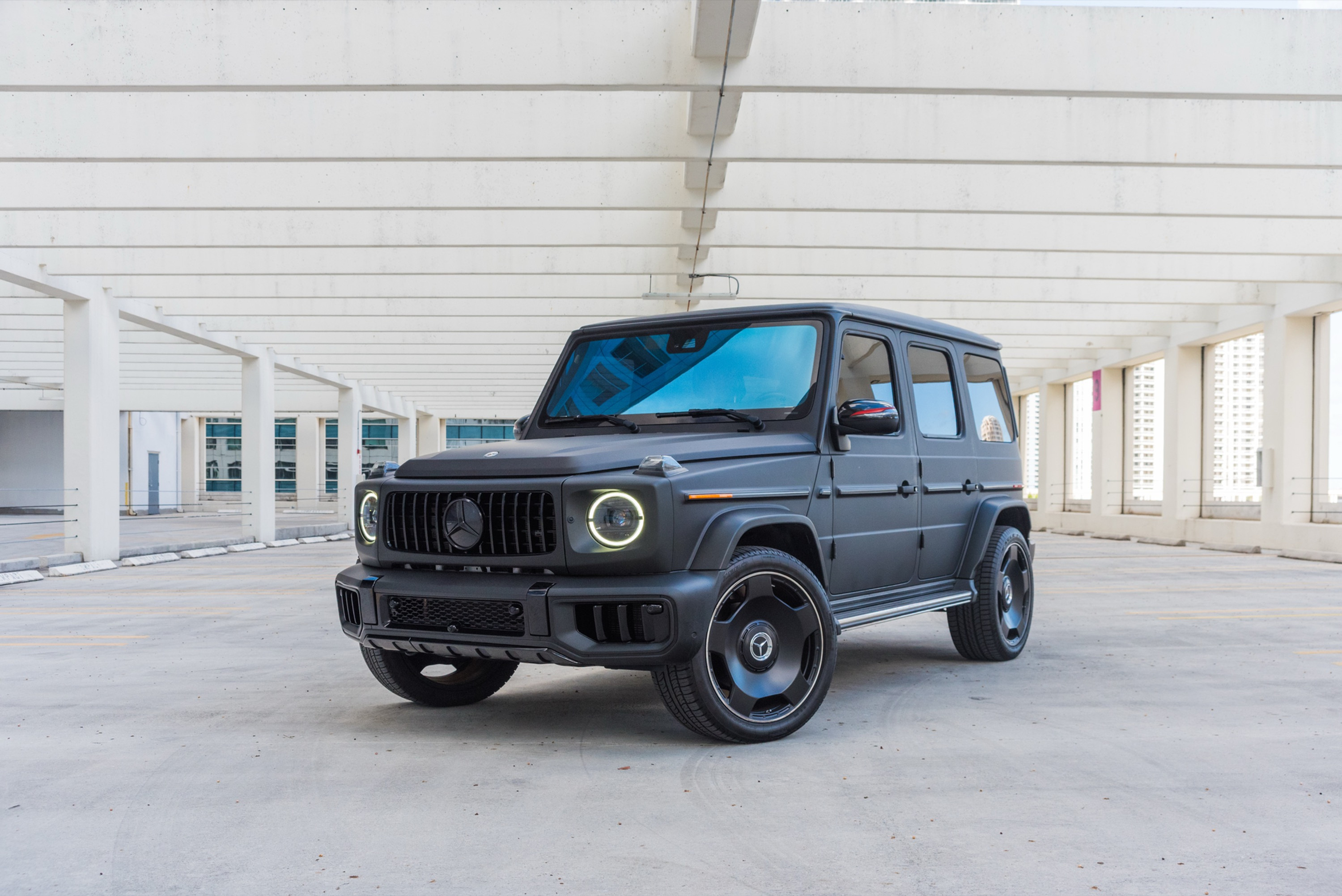 Mercedes-Benz G550 White for rent in Miami — exterior photo
