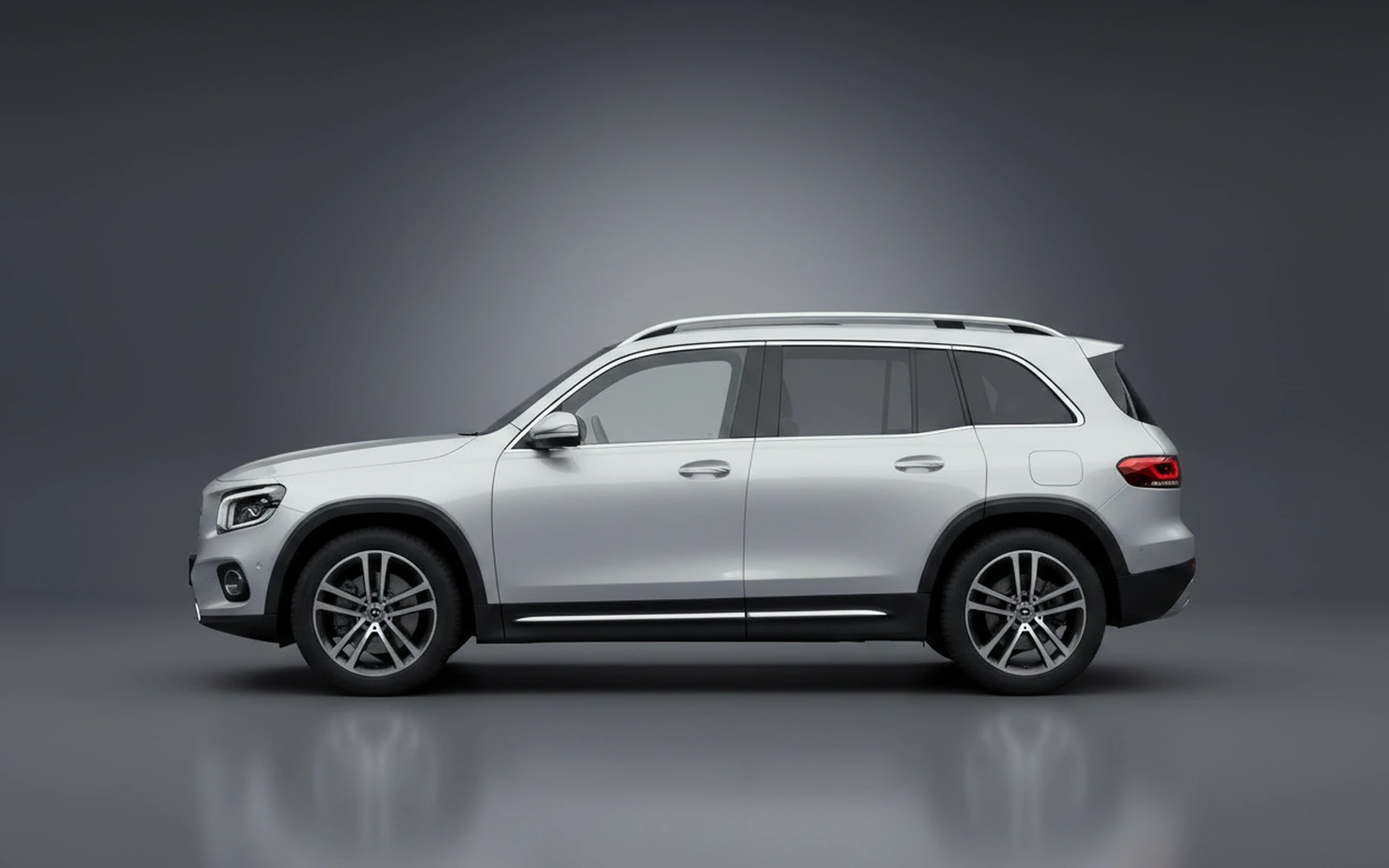 Mercedes-Benz Glb Silver 2024 — exterior rear view