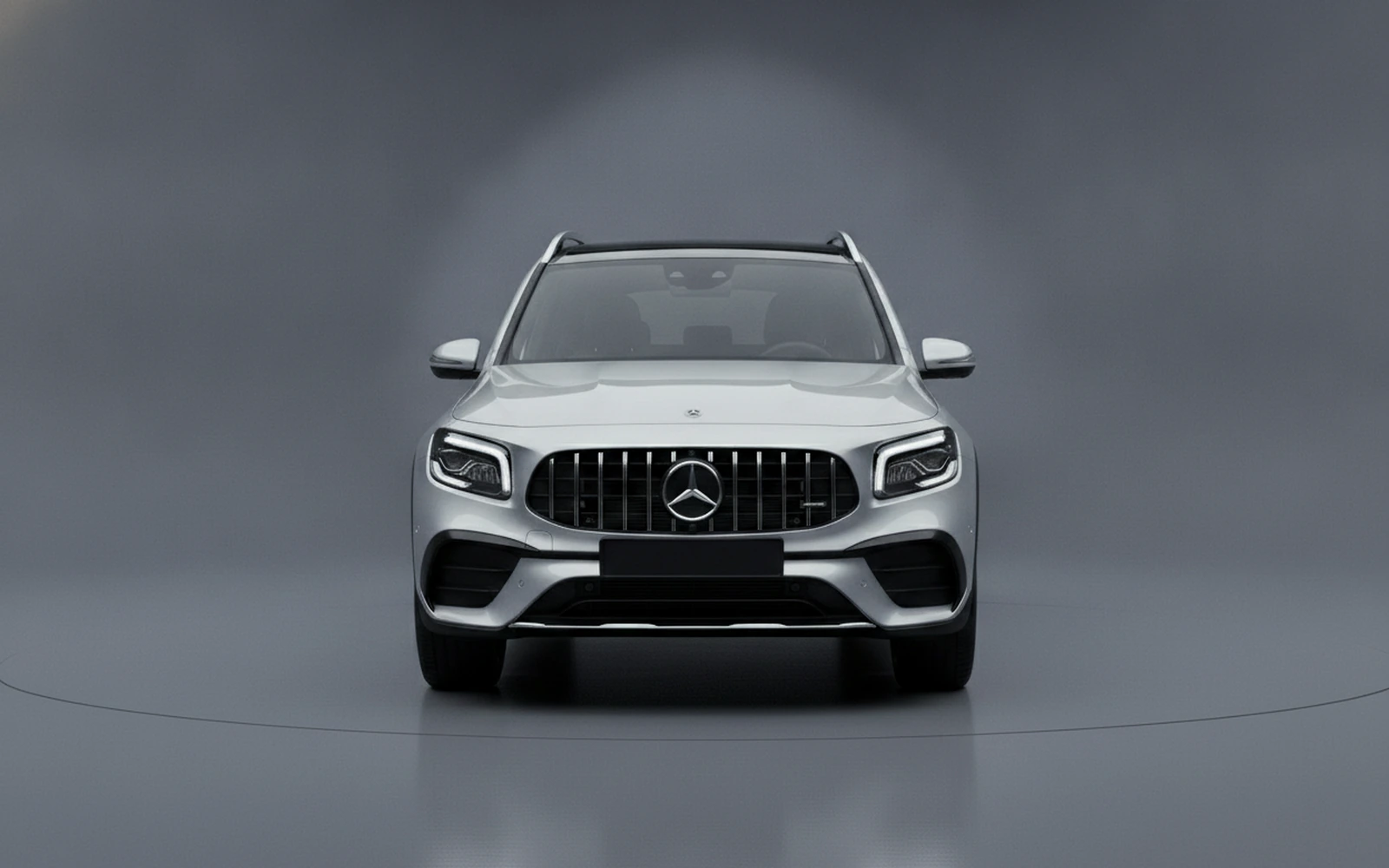 Mercedes-Benz Glb35 AMG Silver 2022 — exterior side view