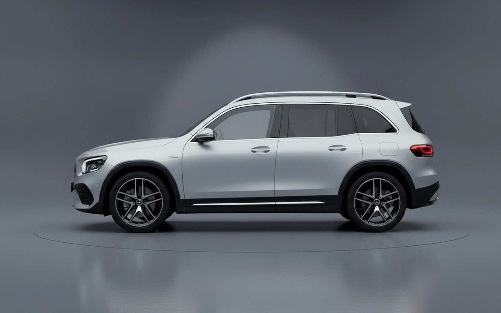 Mercedes-Benz Glb35 AMG Silver 2022 — exterior rear view