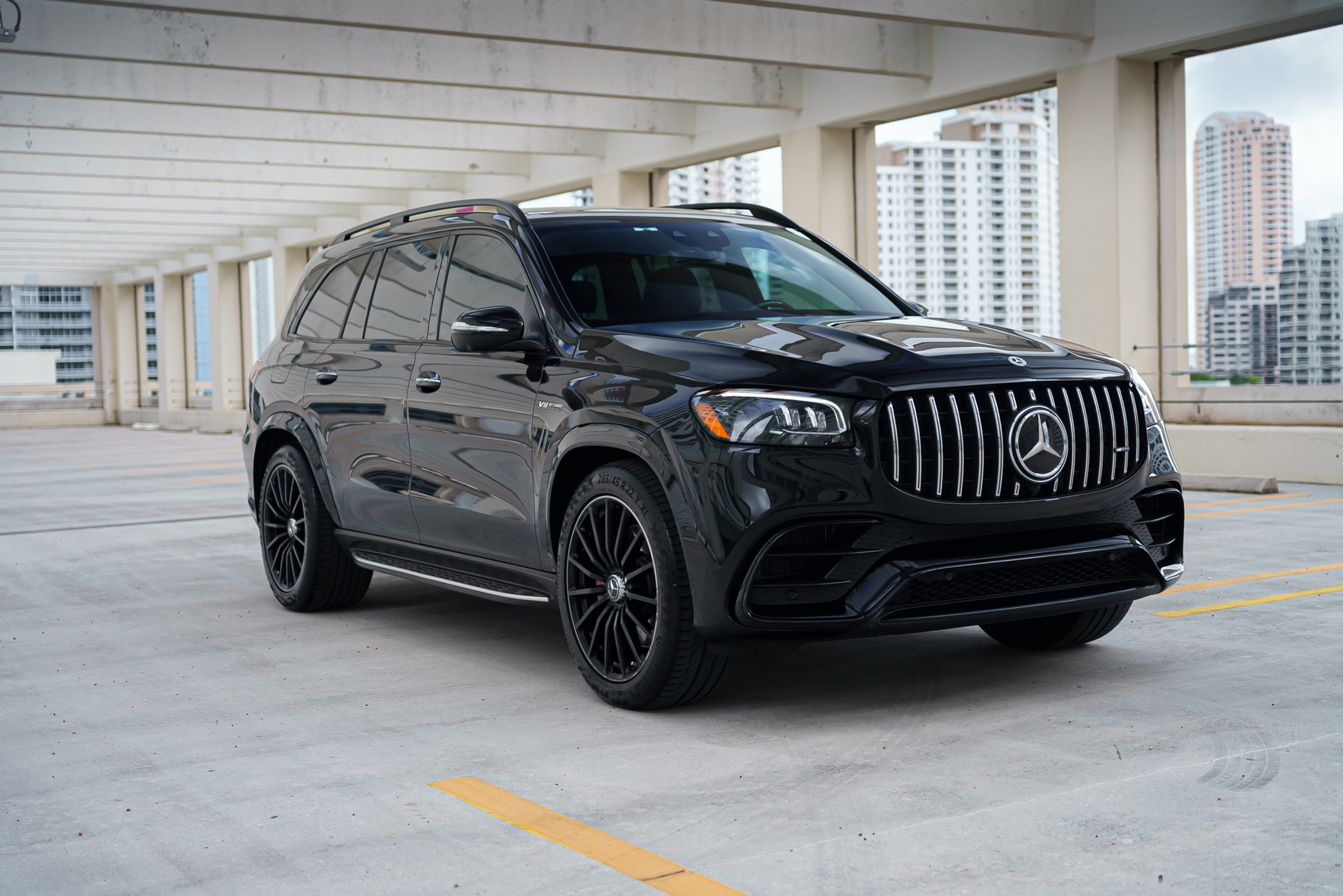 Mercedes-Benz GLS 63 AMG Black — interior seats