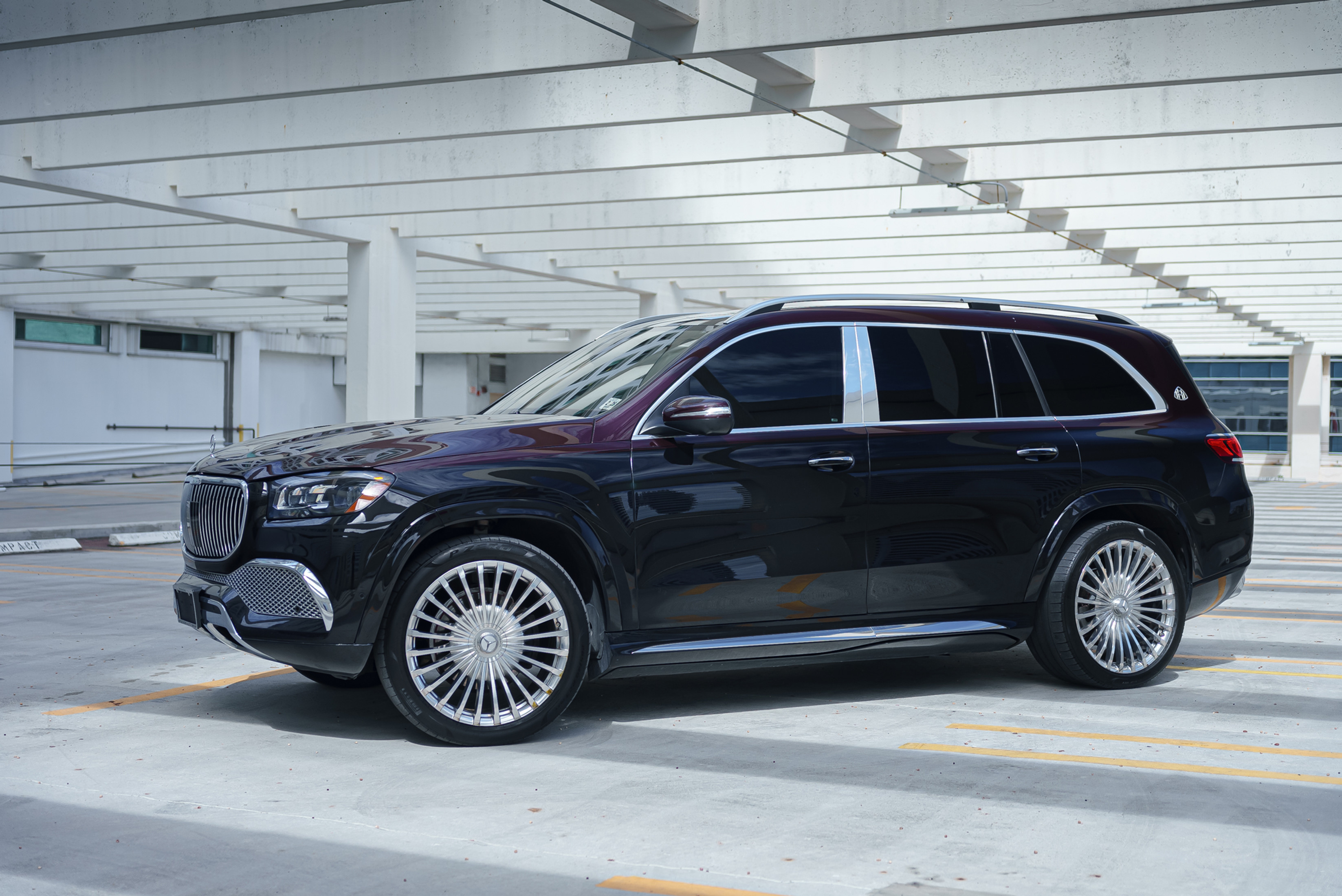Mercedes-Benz Maybach GLS 600 Black — exterior rear view