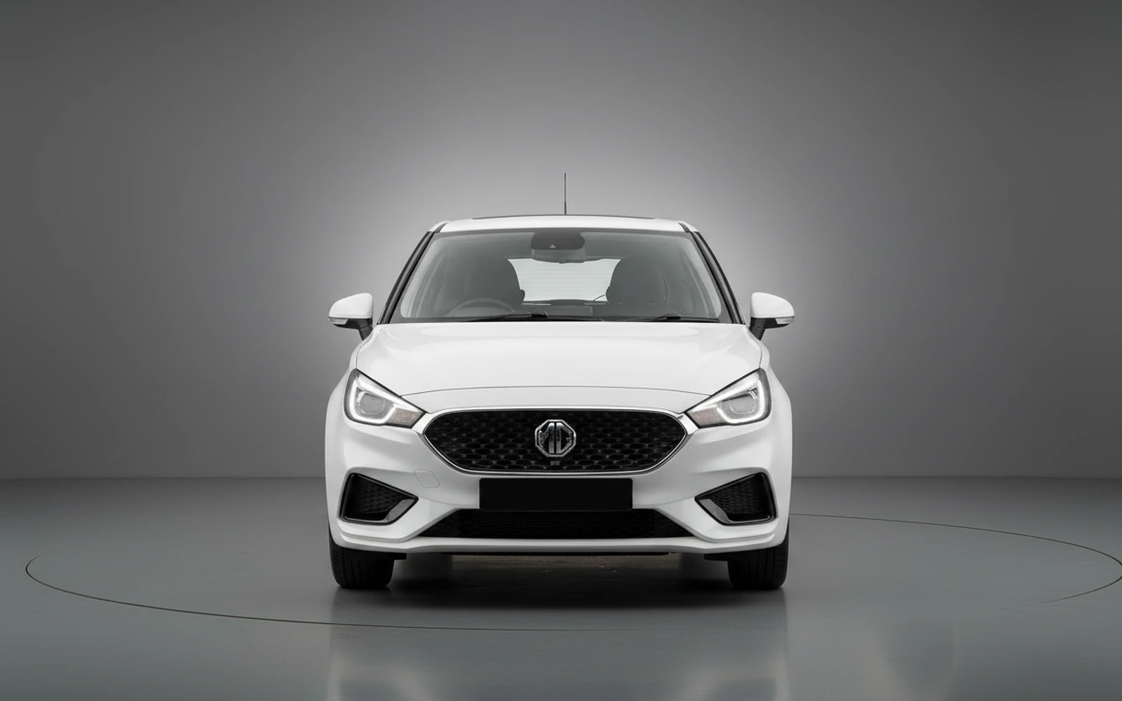Mg 3 White 2025 — exterior side view