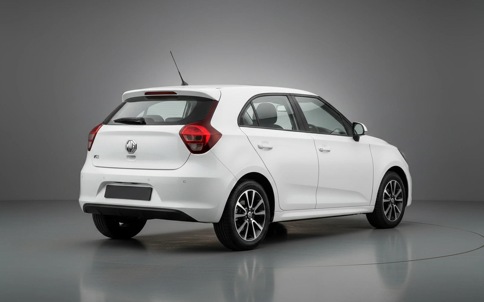 Mg 3 White 2025 — interior dashboard