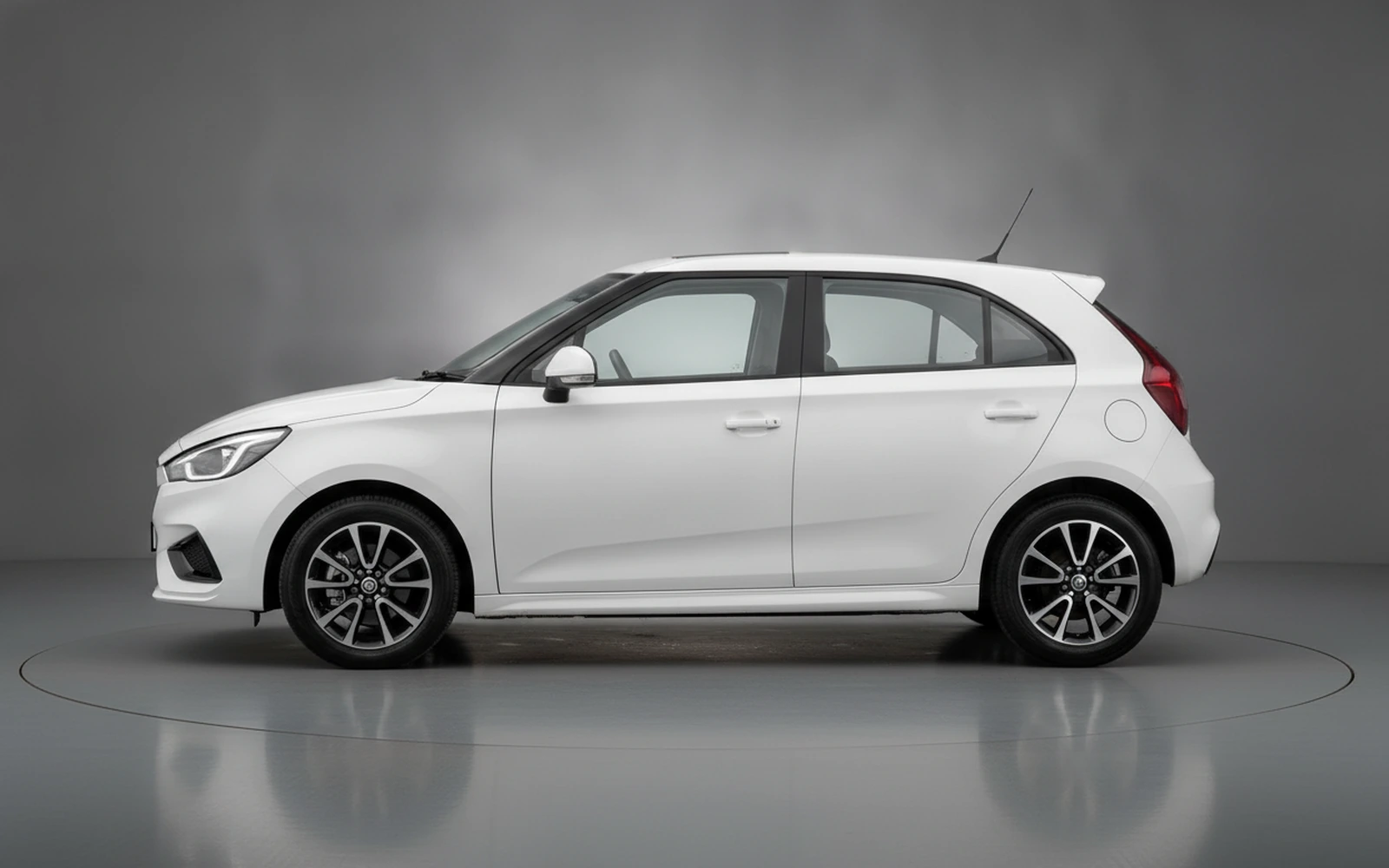 Mg 3 White 2025 — exterior rear view