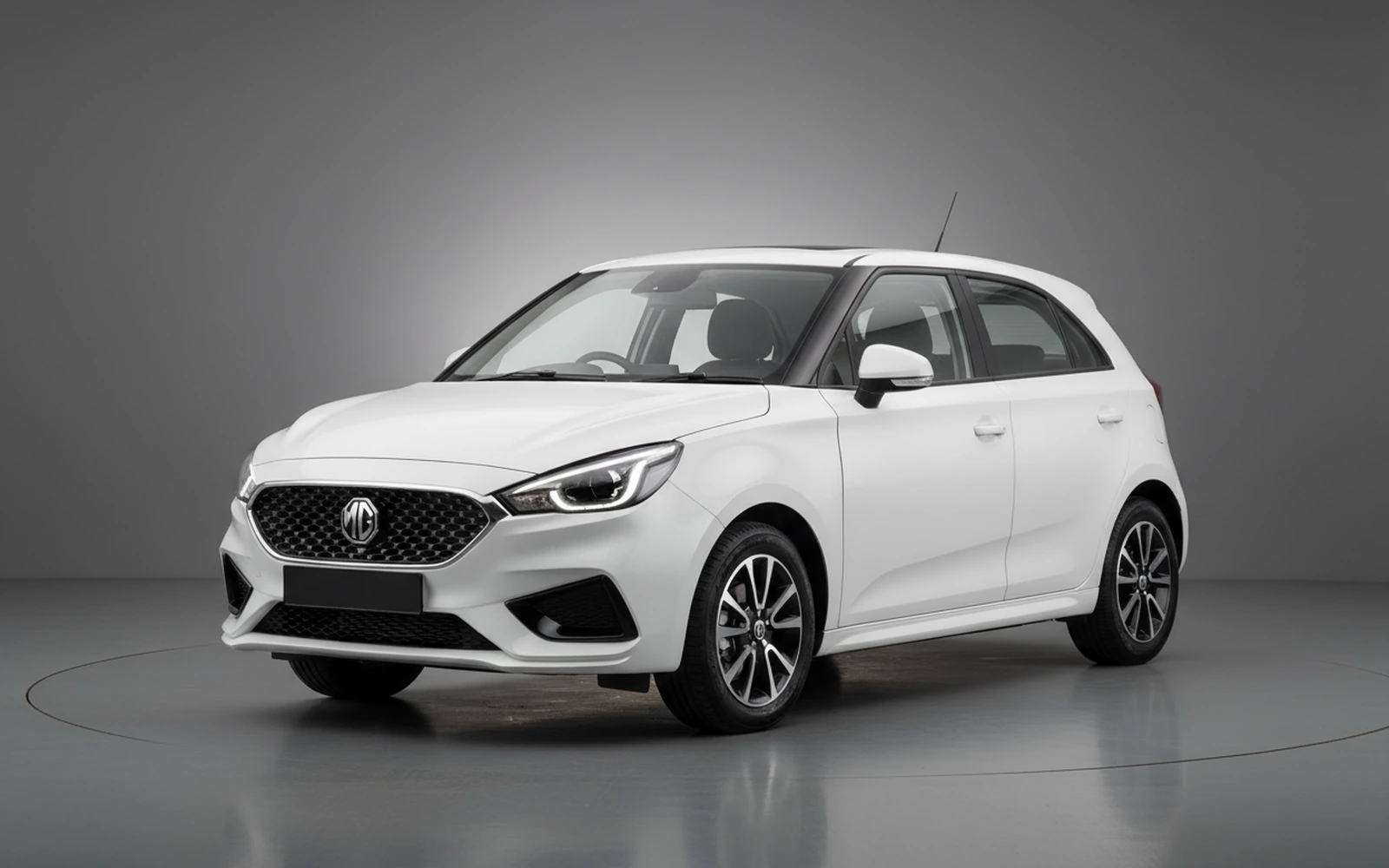 Mg Mg 3 White 2025 for rent in Miami — exterior photo