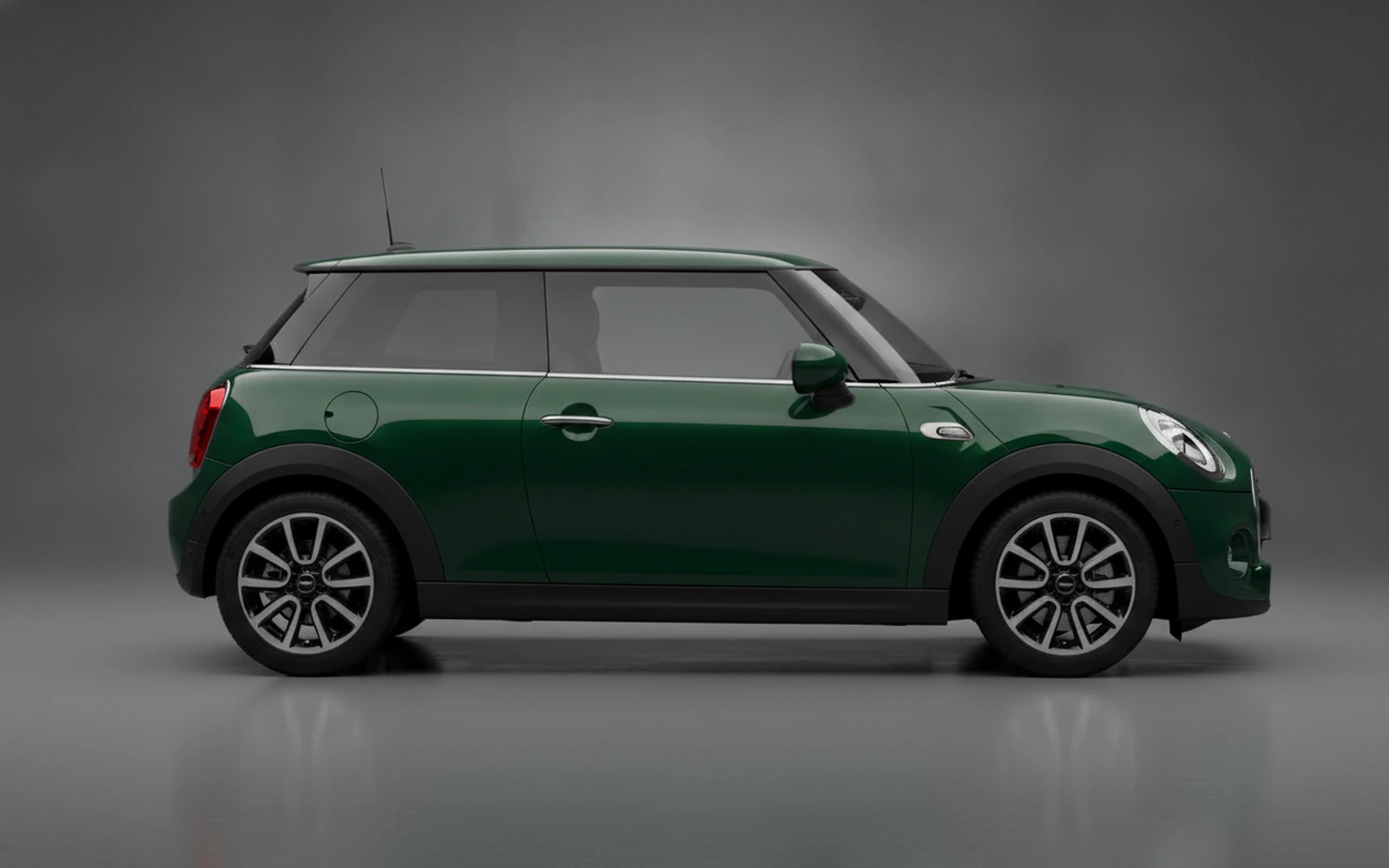 Mini Cooper Green 2024 — exterior rear view