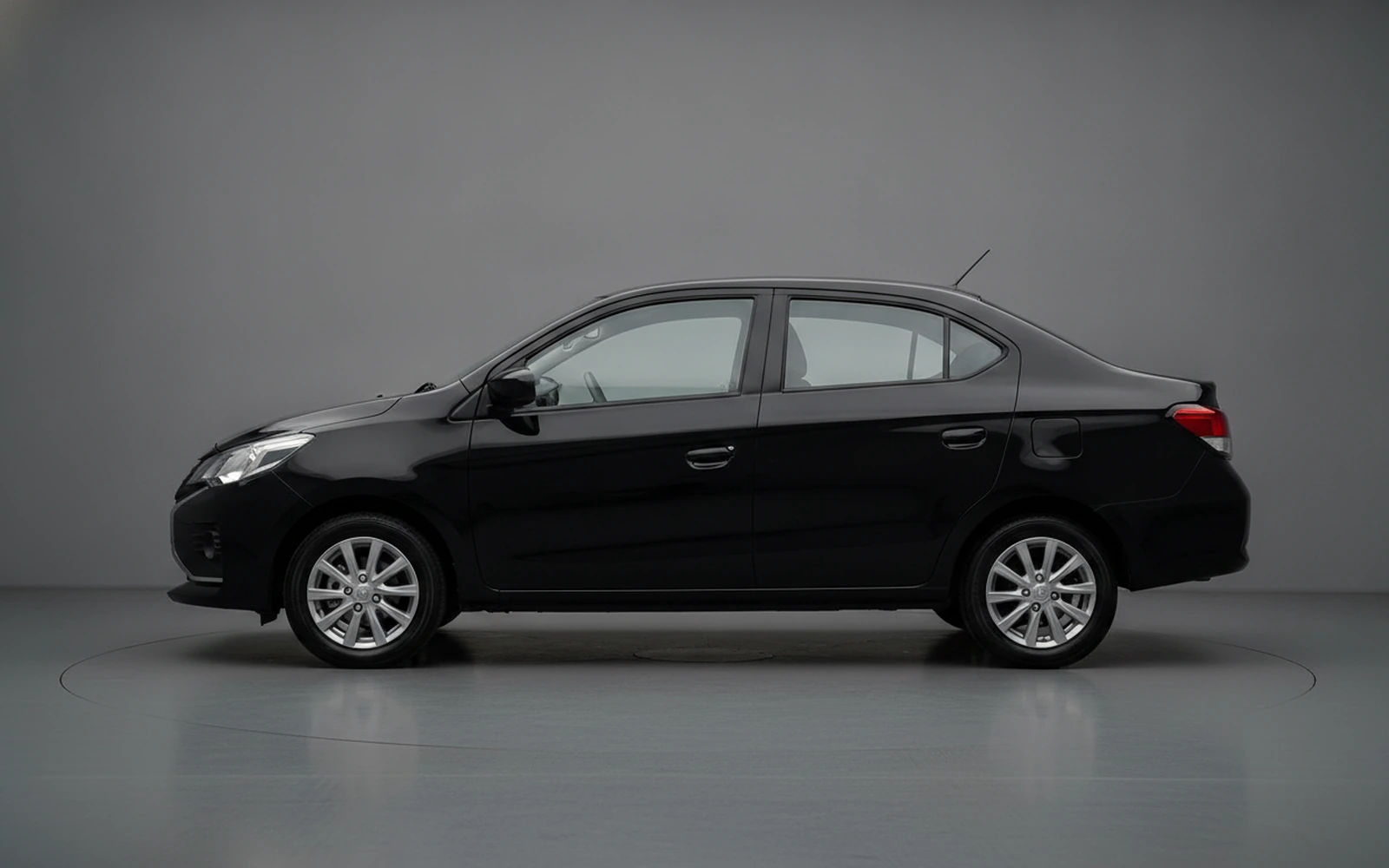 Mitsubishi Attrage Negro 2026 — exterior rear view