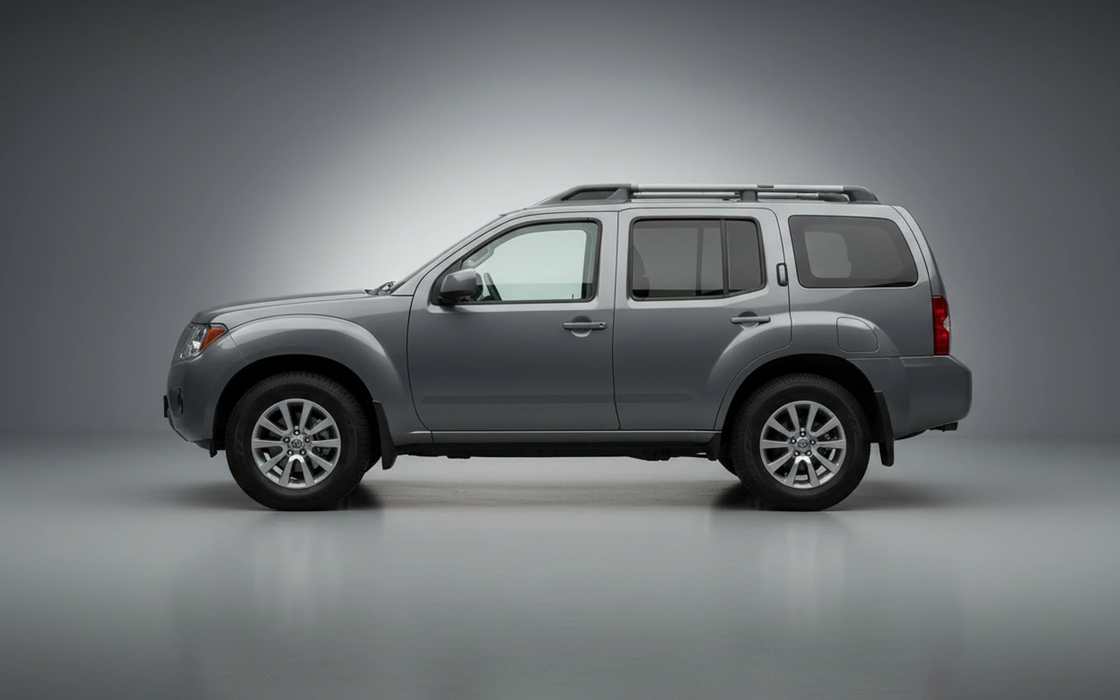 Nissan Xterra Gris 2022 — exterior rear view