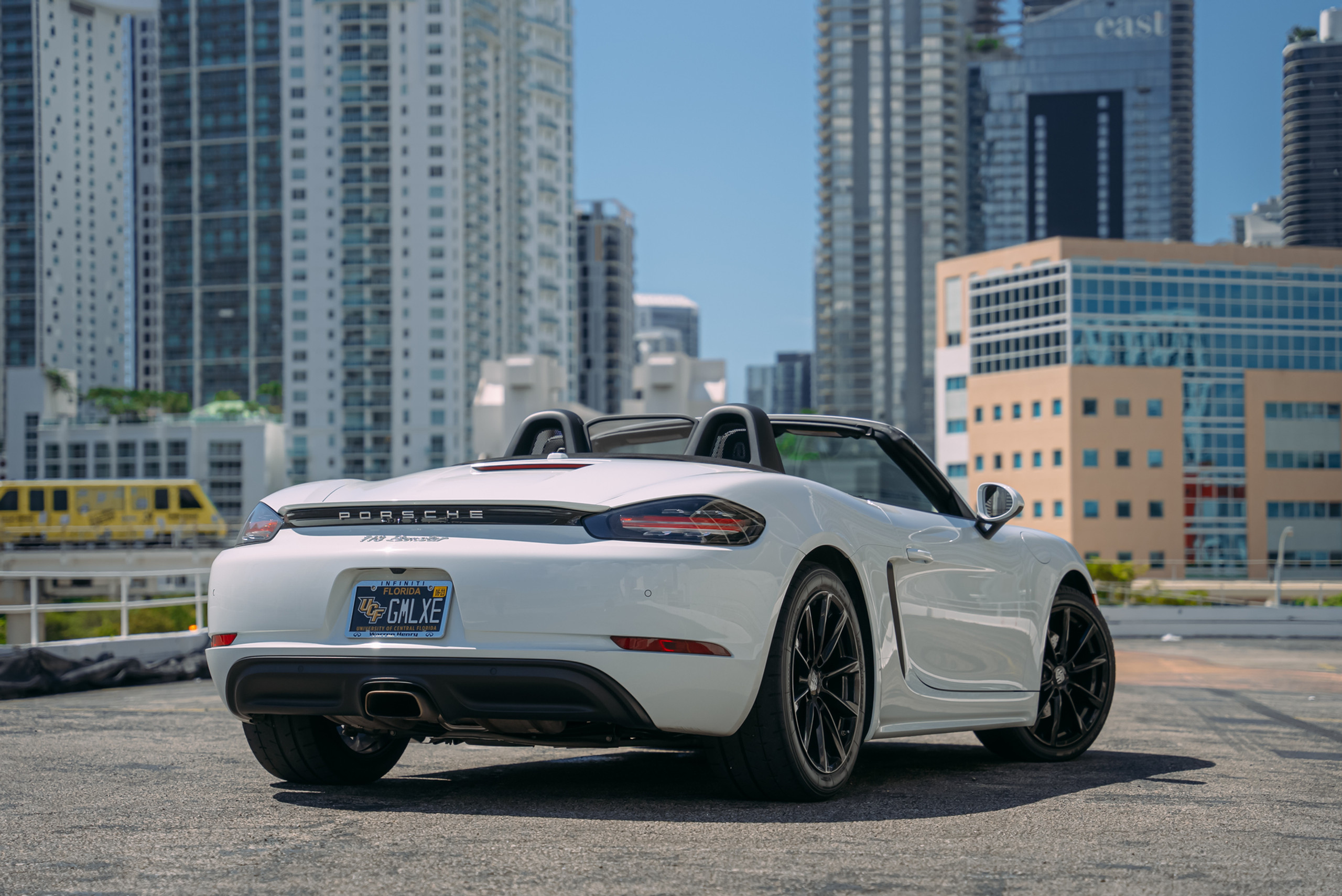 Porsche 718 Boxster Red — photo 10