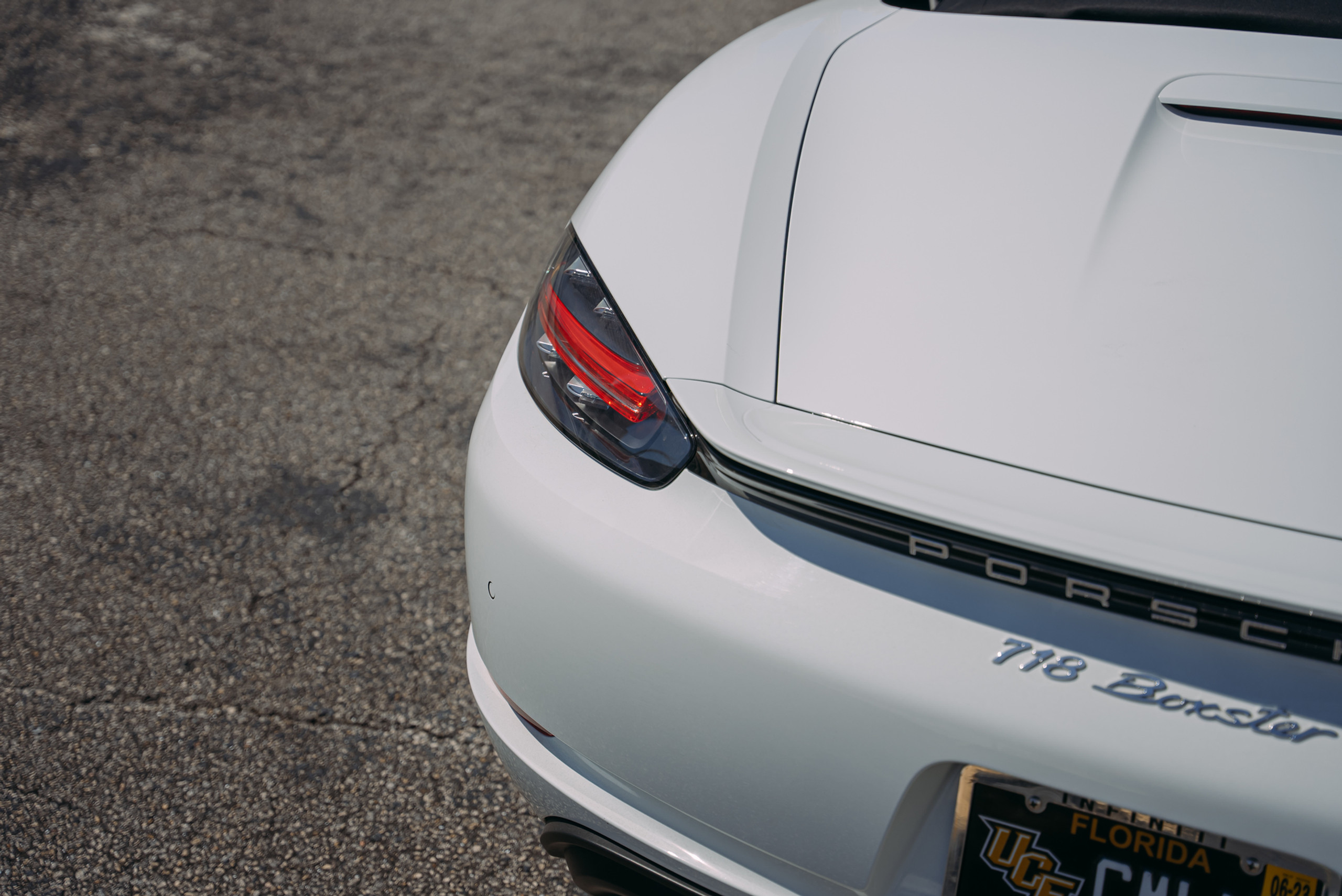 Porsche 718 Boxster Red — photo 12