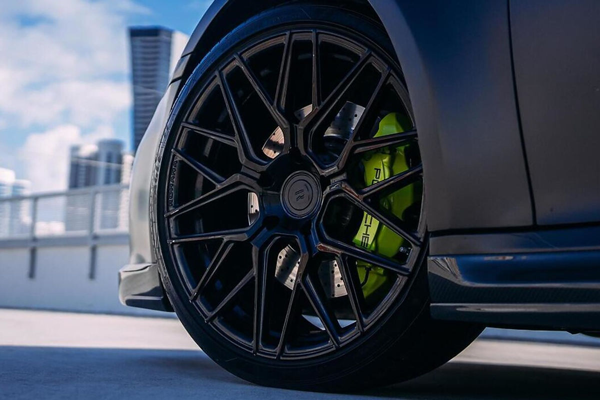 Porsche 911 Carrera S Black 2020 — interior dashboard