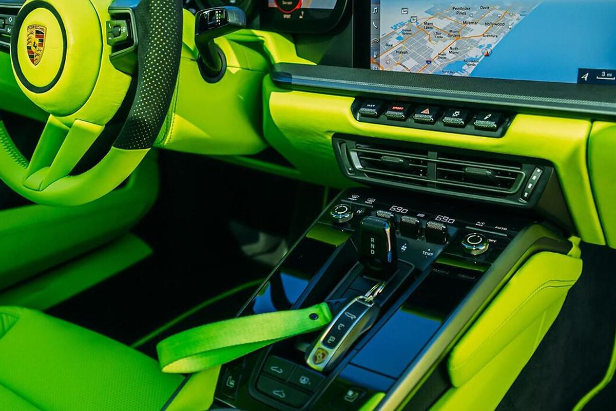 Porsche 911 Carrera S Black 2020 — photo 9