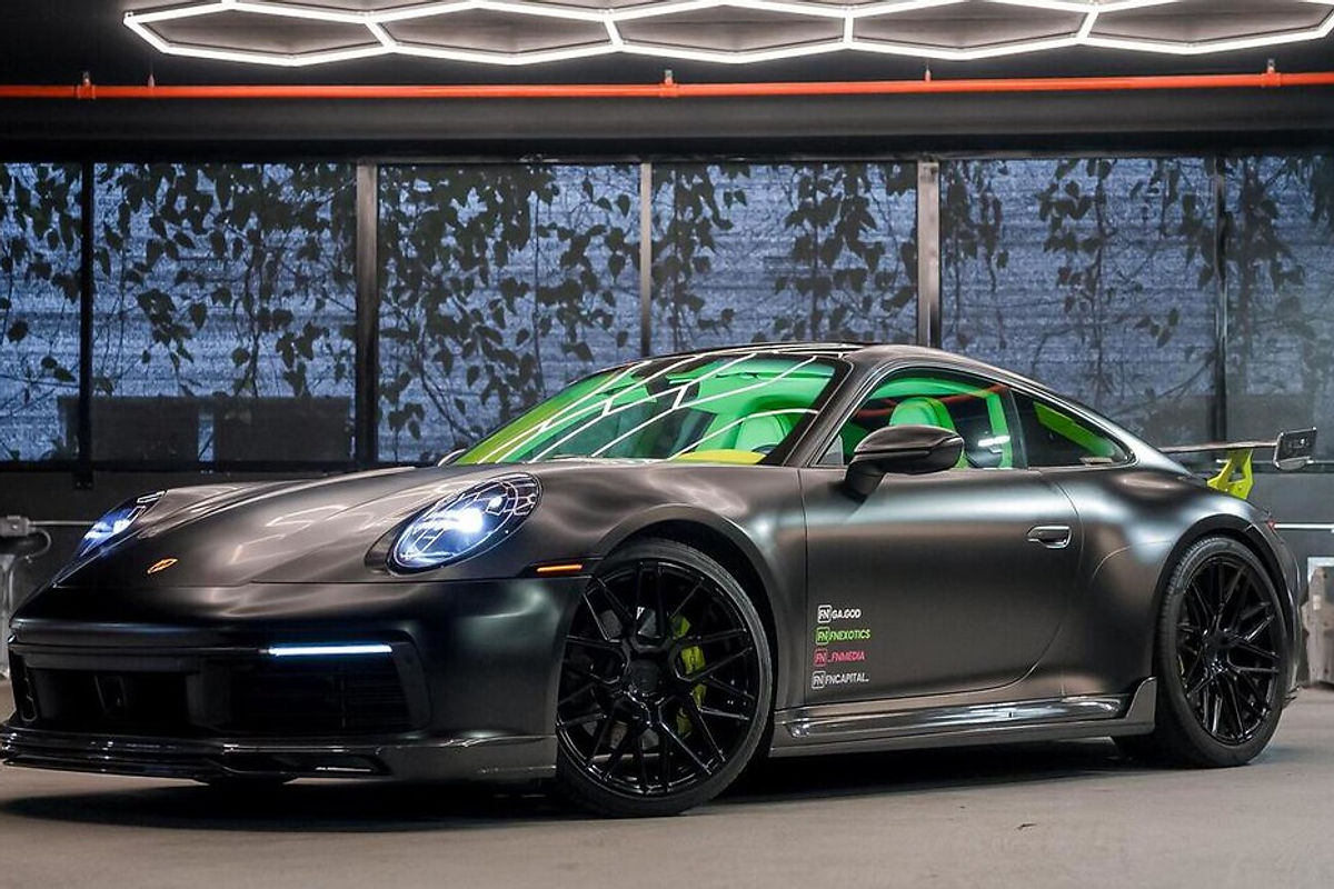 Porsche 911 Carrera S Black 2020 — photo 10