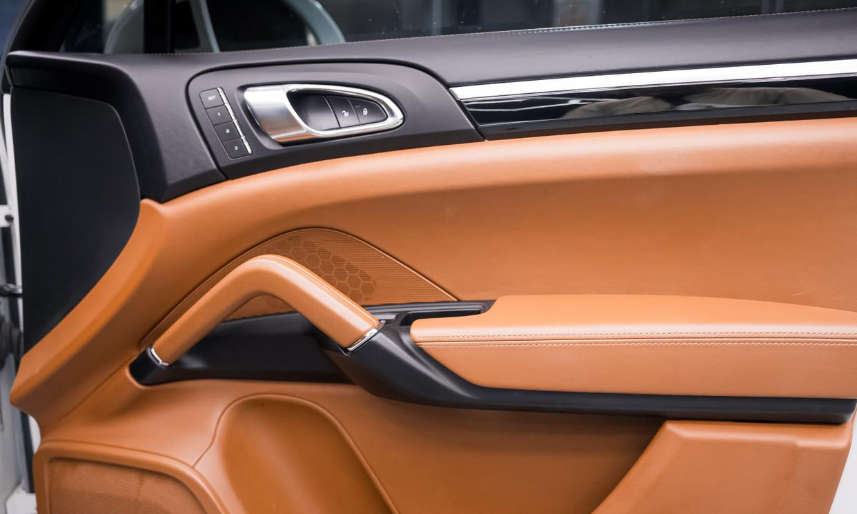 Porsche Cayenne Black 2017 — photo 7