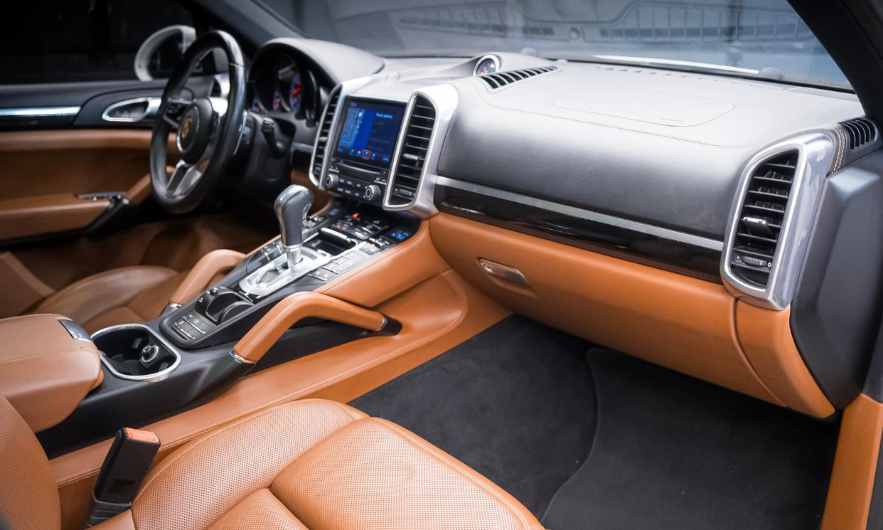 Porsche Cayenne Black 2017 — exterior rear view