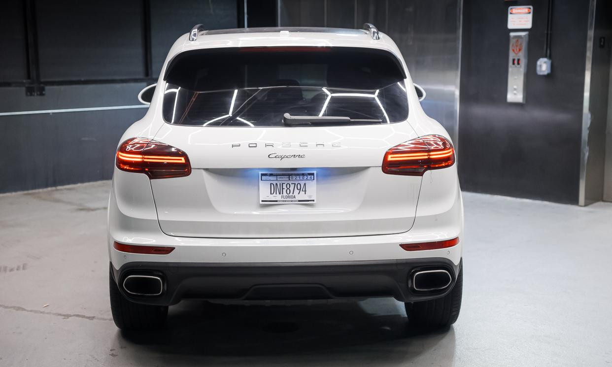 Porsche Cayenne Black 2017 — interior dashboard