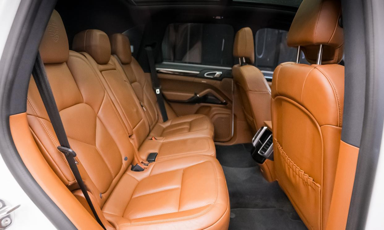Porsche Cayenne Black 2017 — interior seats