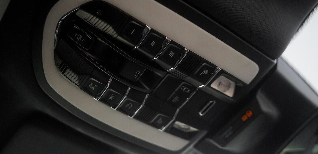 Porsche Macan GTS Black 2017 — photo 15