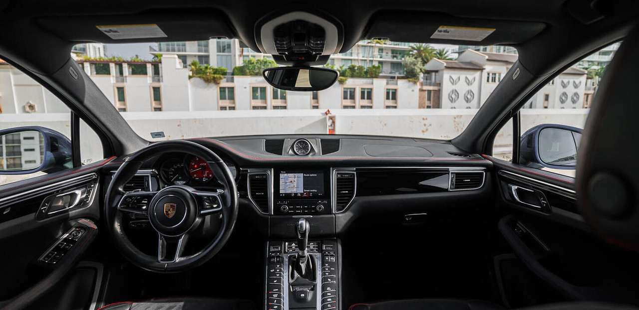 Porsche Macan GTS Black 2017 — exterior rear view