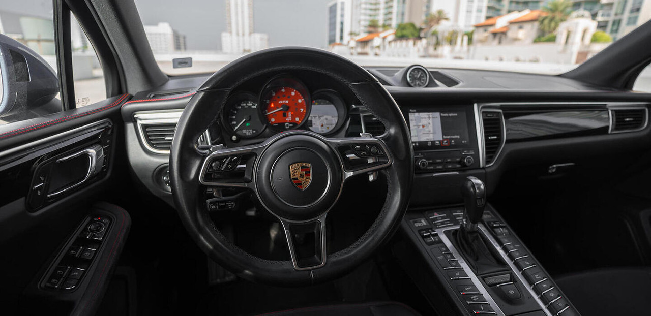 Porsche Macan GTS Black 2017 — exterior side view