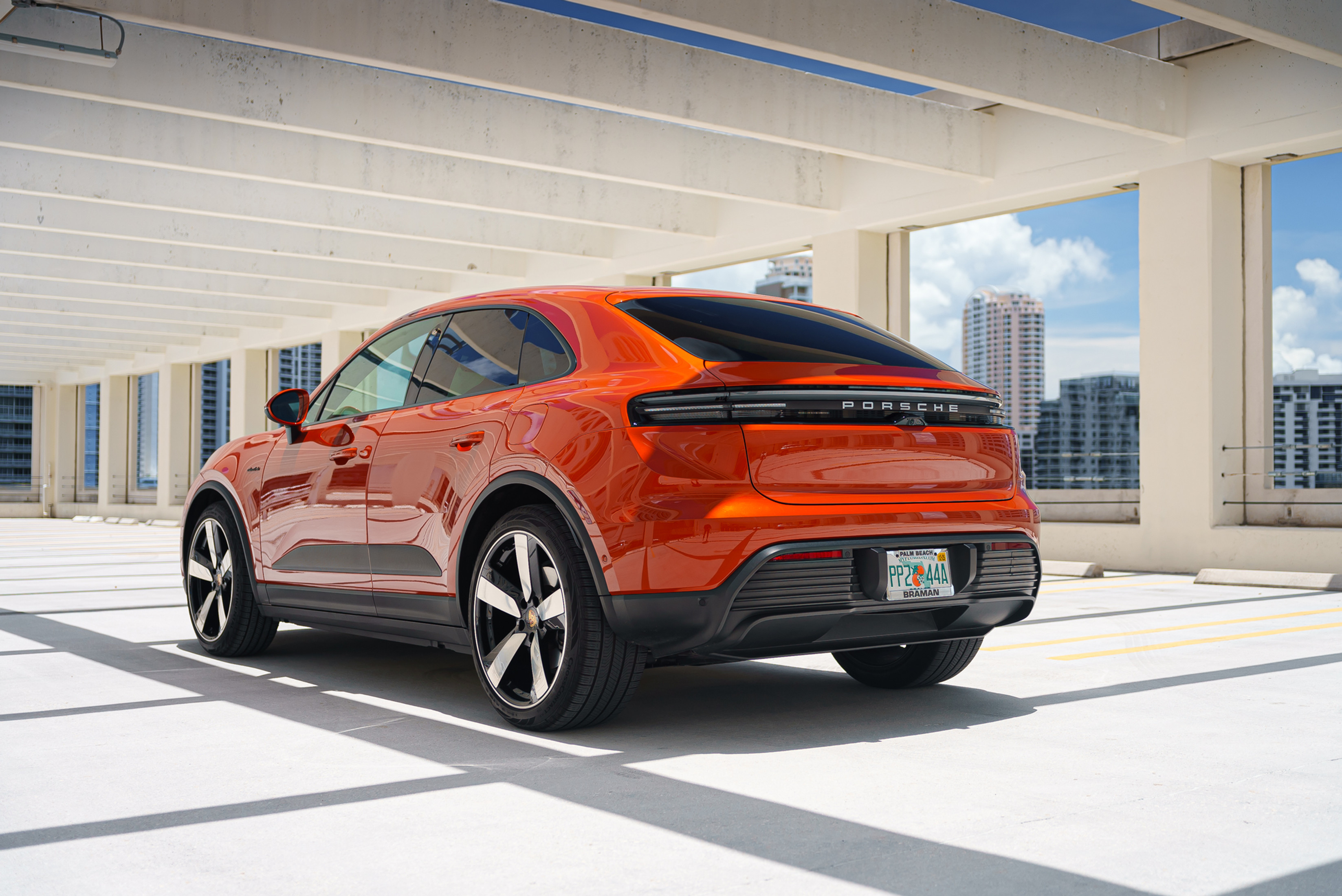 Porsche Macan Grey — exterior rear view
