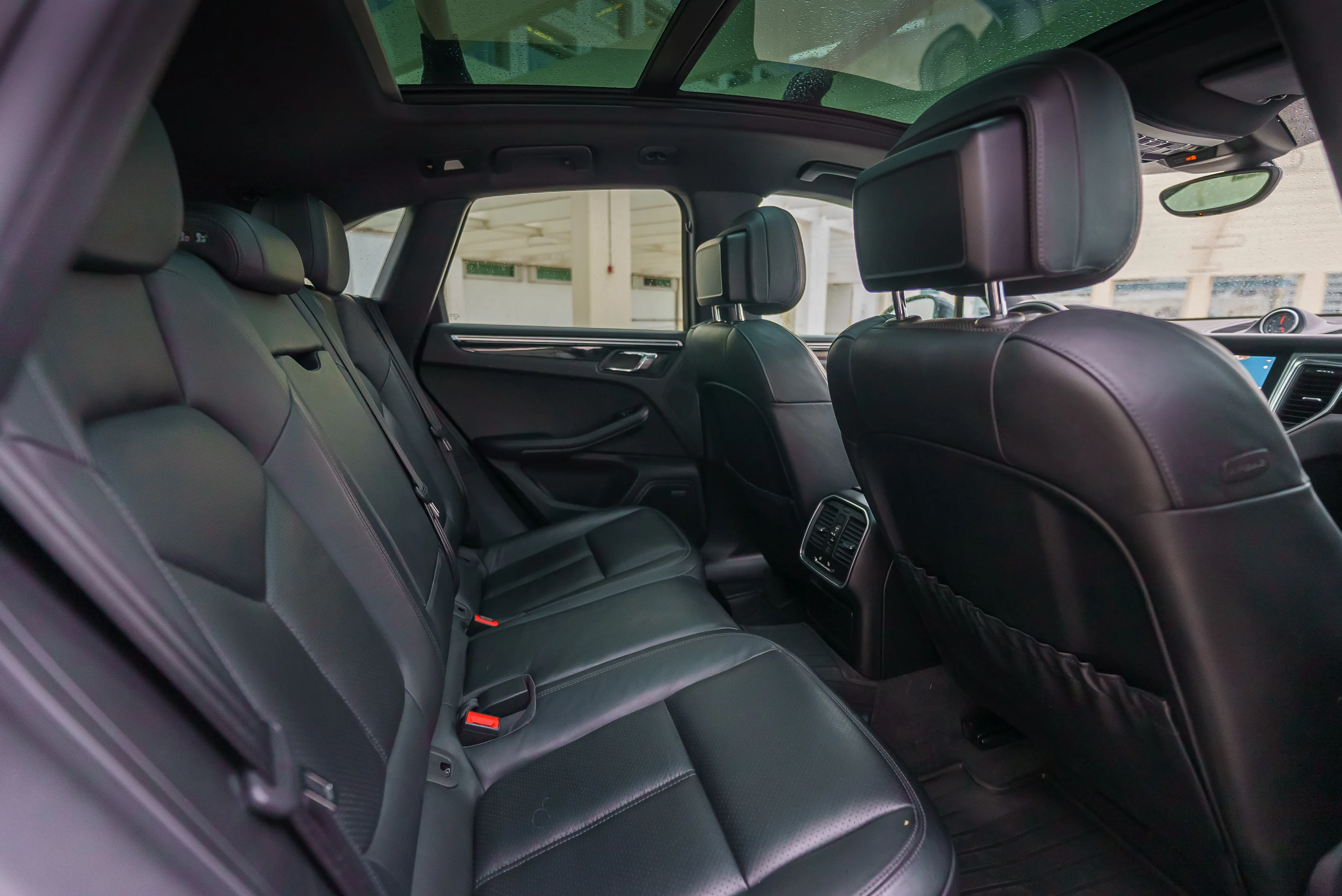 Porsche Macan White — photo 8