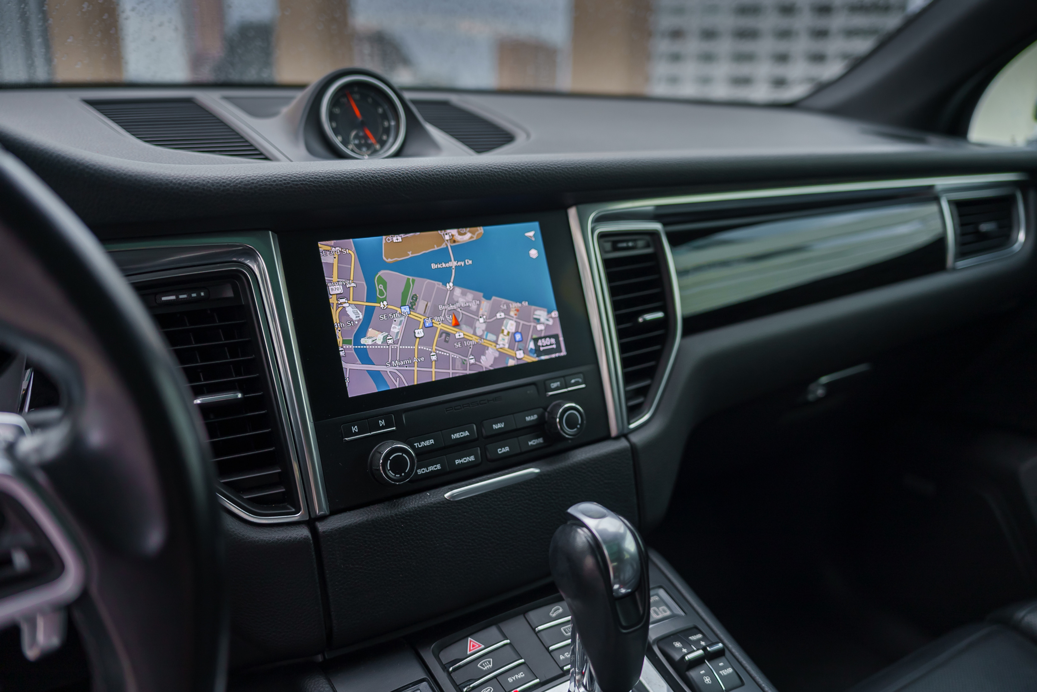 Porsche Macan White — photo 10