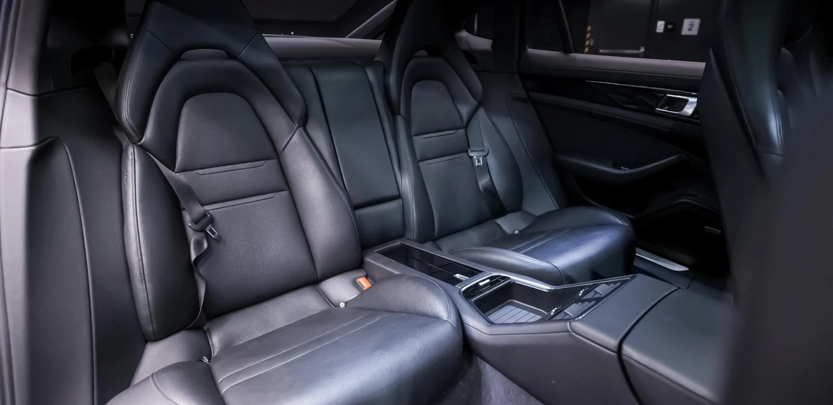 Porsche Panamera Black 2020 — photo 7