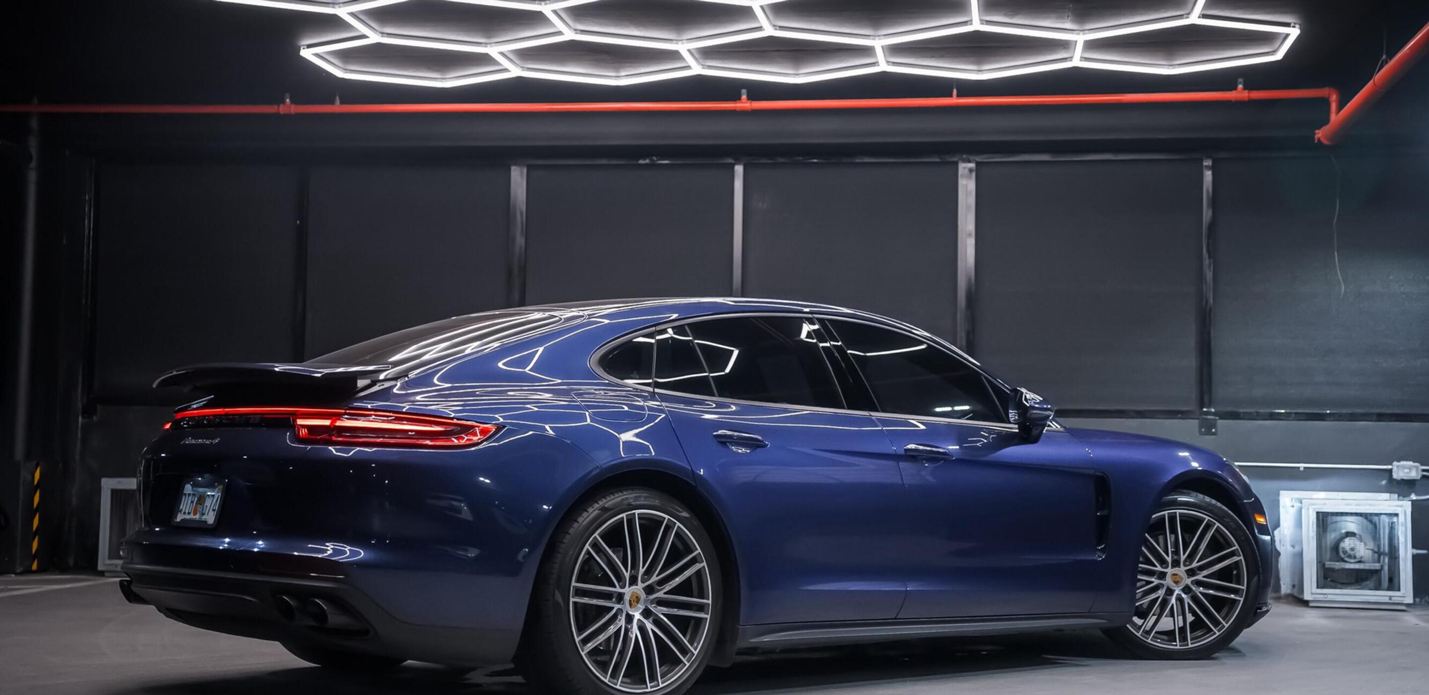 Porsche Panamera Black 2020 — exterior side view