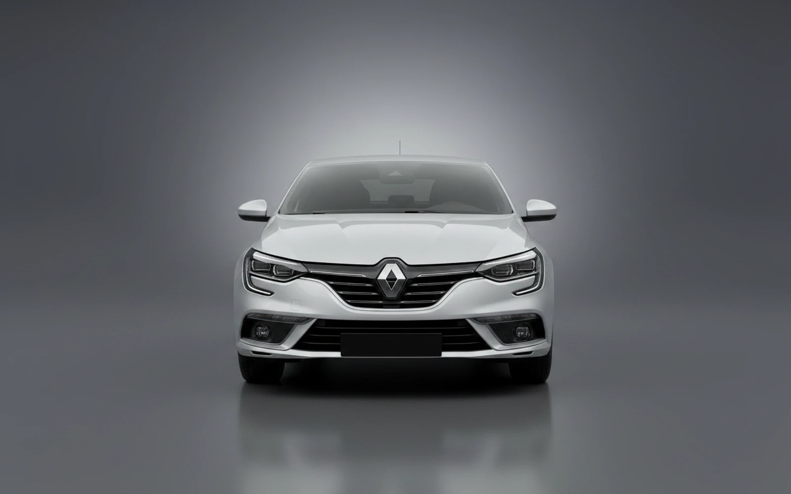Renault Megane Silver 2025 — exterior side view