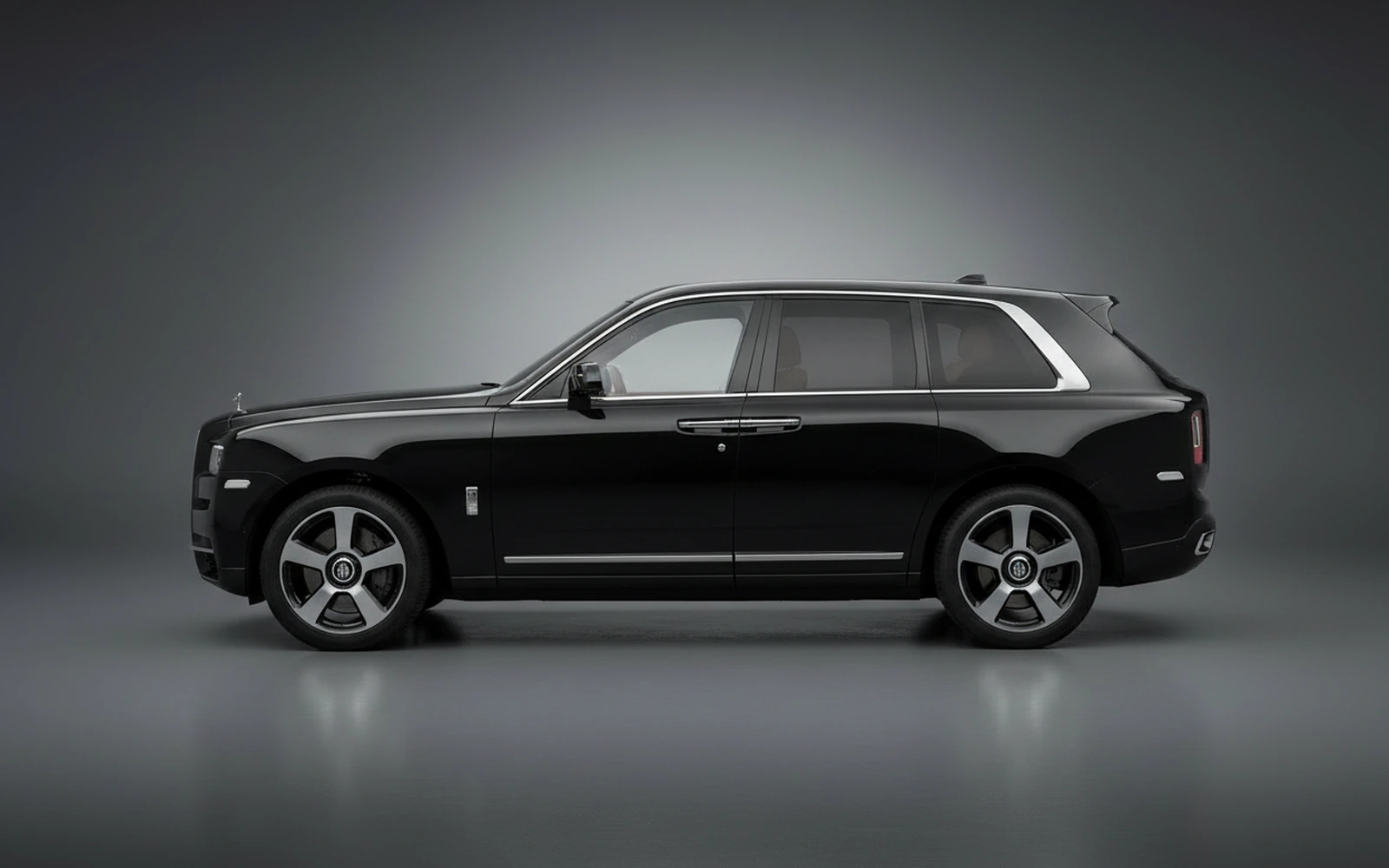 Rolls-Royce Cullinan Black 2023 — exterior rear view