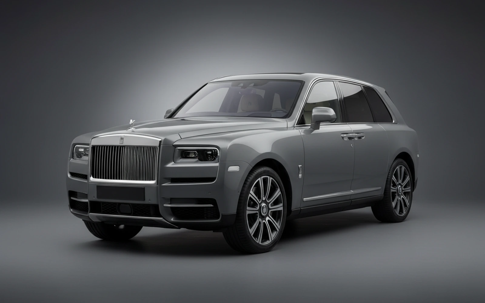 Rolls-Royce Cullinan Gris 2022 for rent in Miami — exterior front view