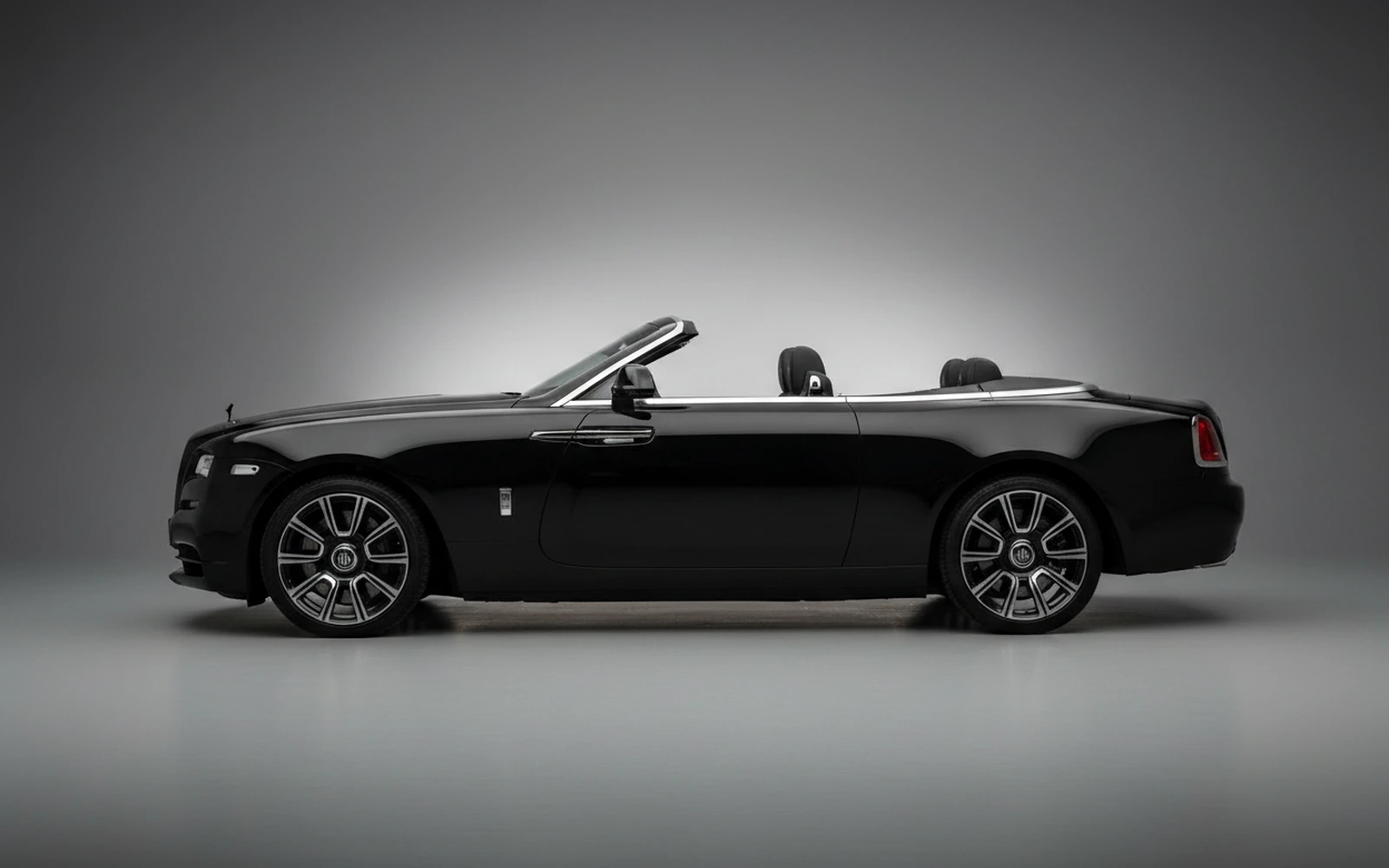 Rolls-Royce Dawn Negro 2022 — exterior rear view
