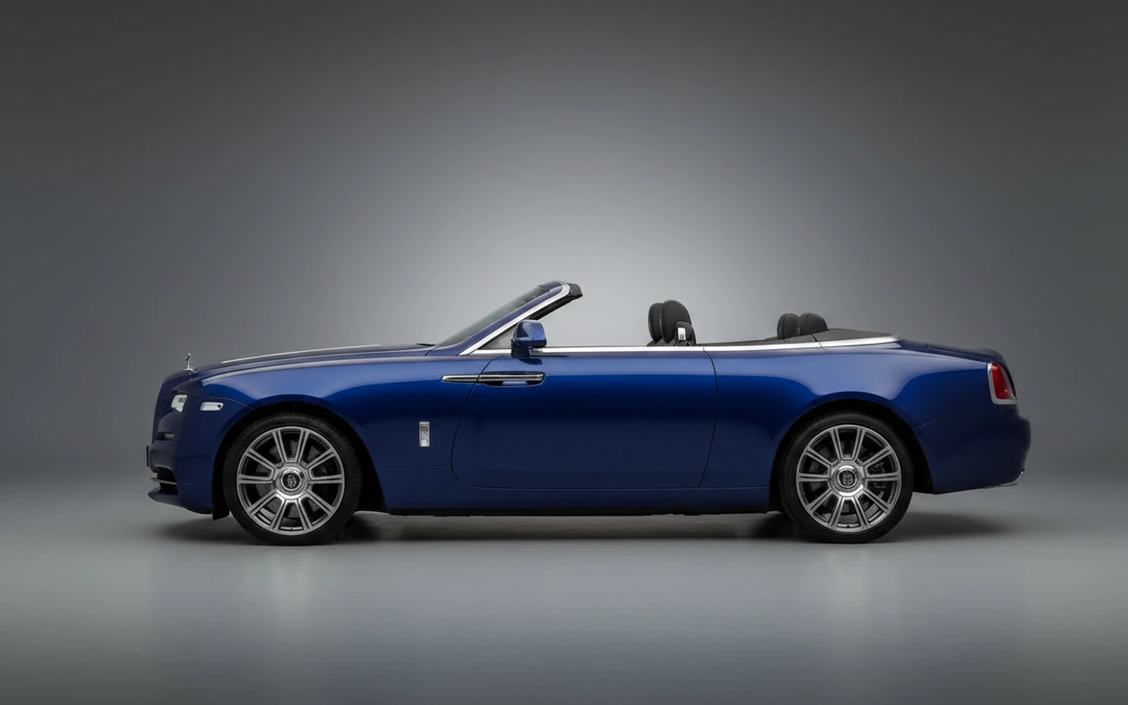 Rolls-Royce Dawn Azul 2022 — exterior rear view