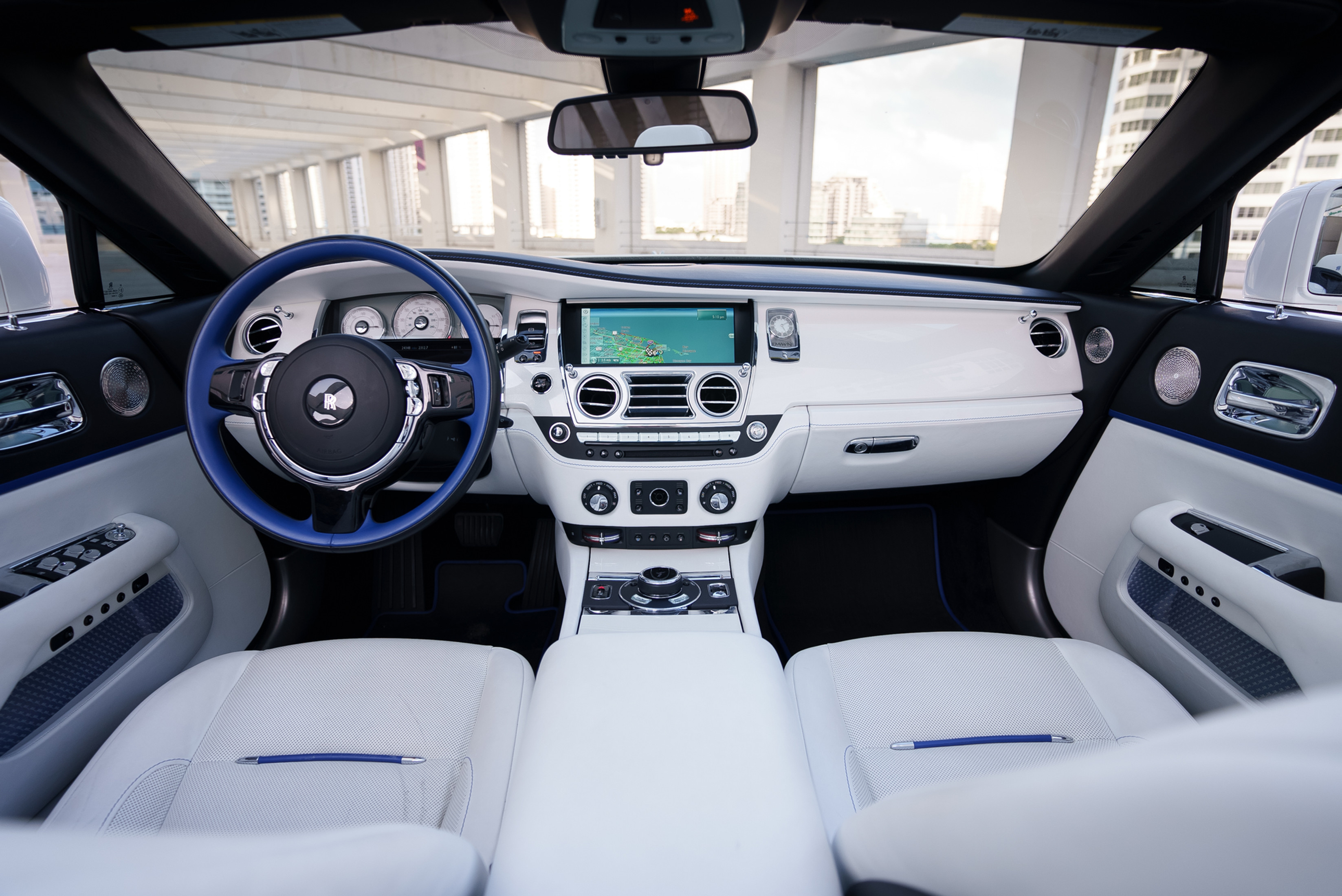 Rolls-Royce Dawn White — photo 6