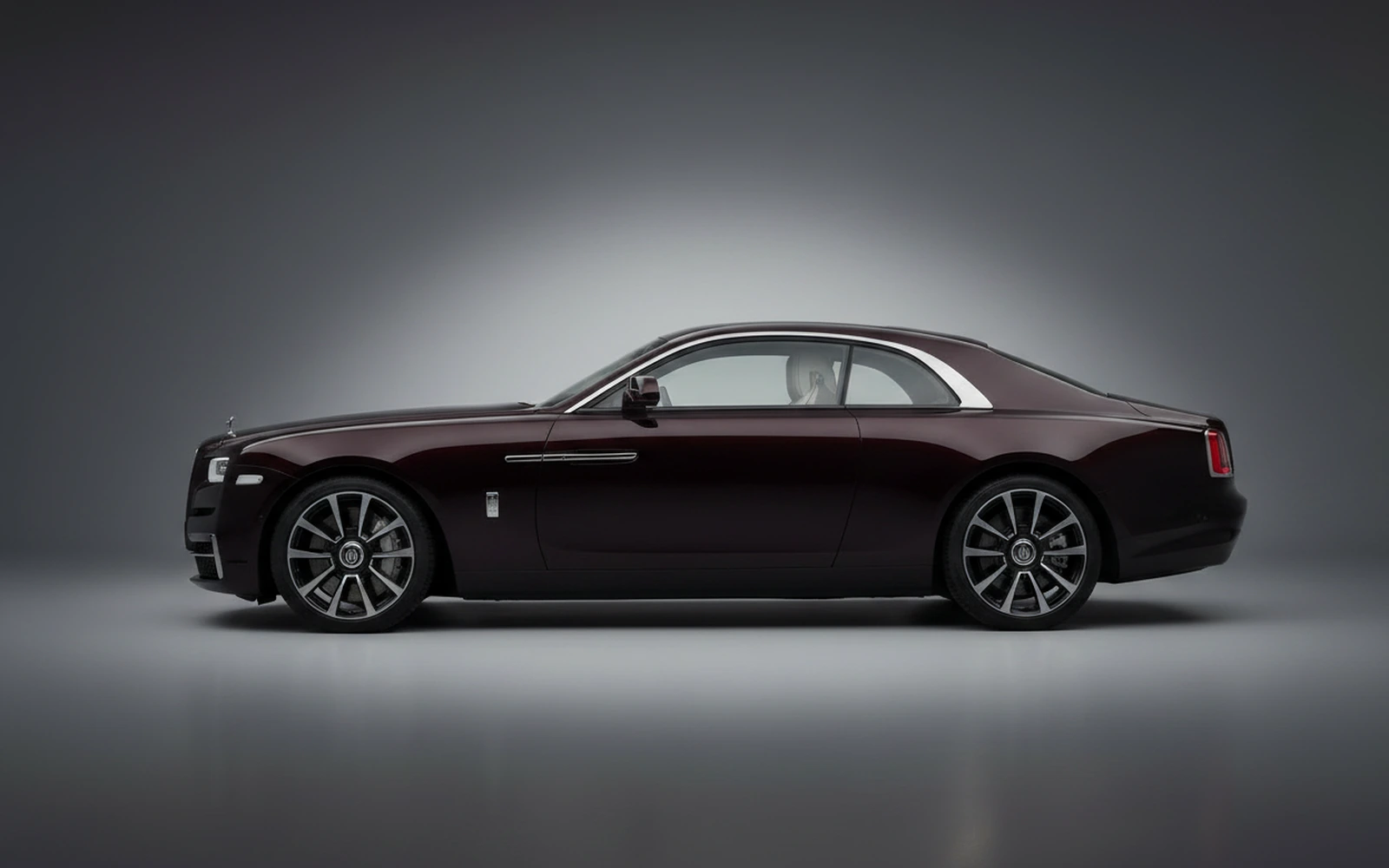 Rolls-Royce Rolls Royce Spectre Black-cherry 2024 — exterior rear view