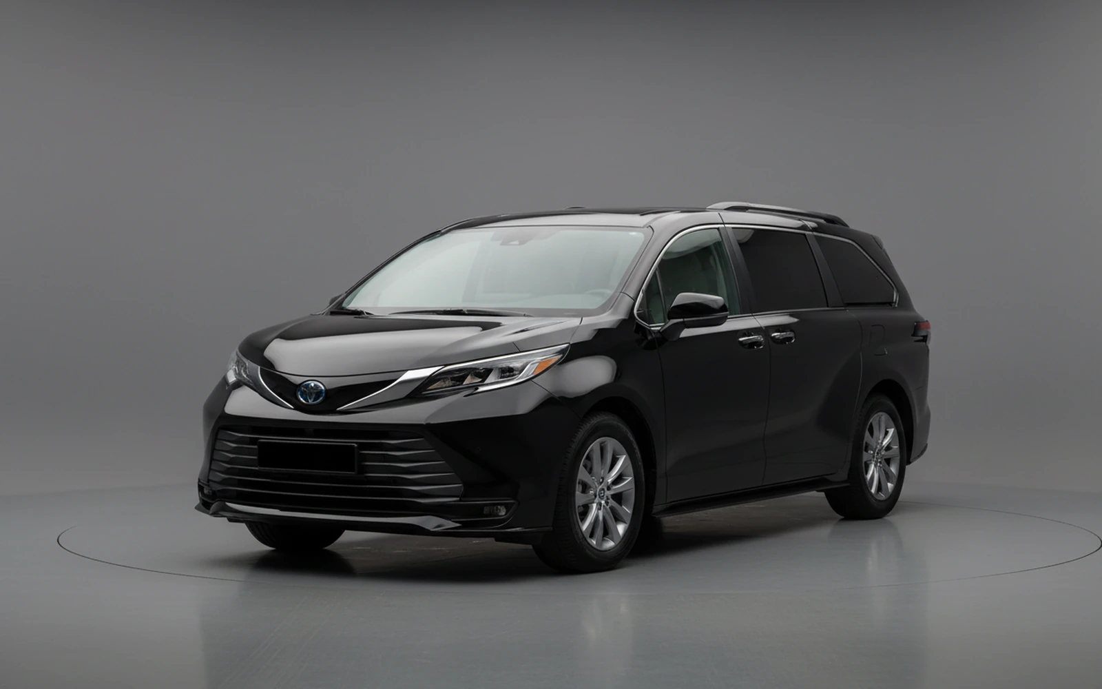 Toyota Sienna Negro 2021 for rent in Miami — exterior front view