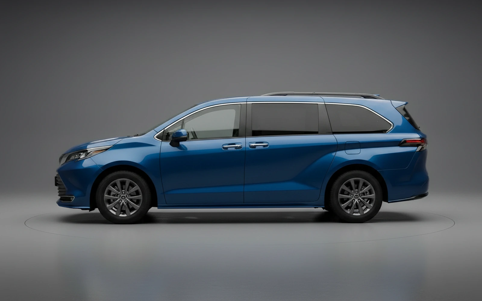 Toyota Sienna Blue 2021 — exterior rear view