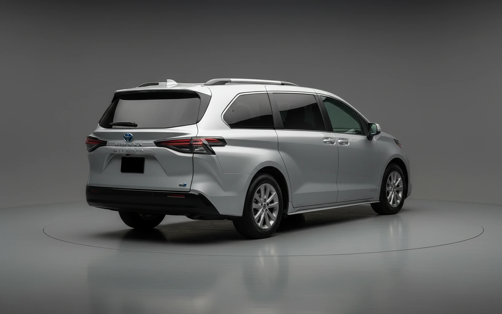 Toyota Sienna Silver 2021 — interior dashboard