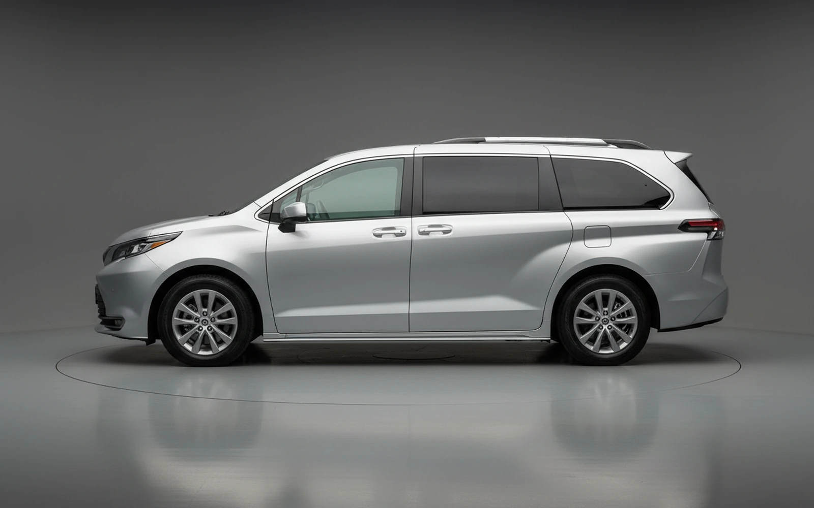 Toyota Sienna Silver 2021 — exterior rear view