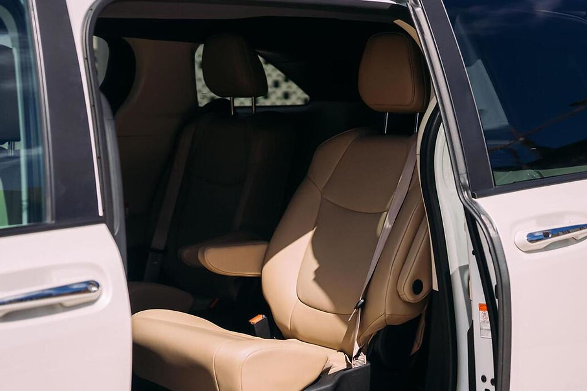 Toyota Sienna White 2021 — interior dashboard