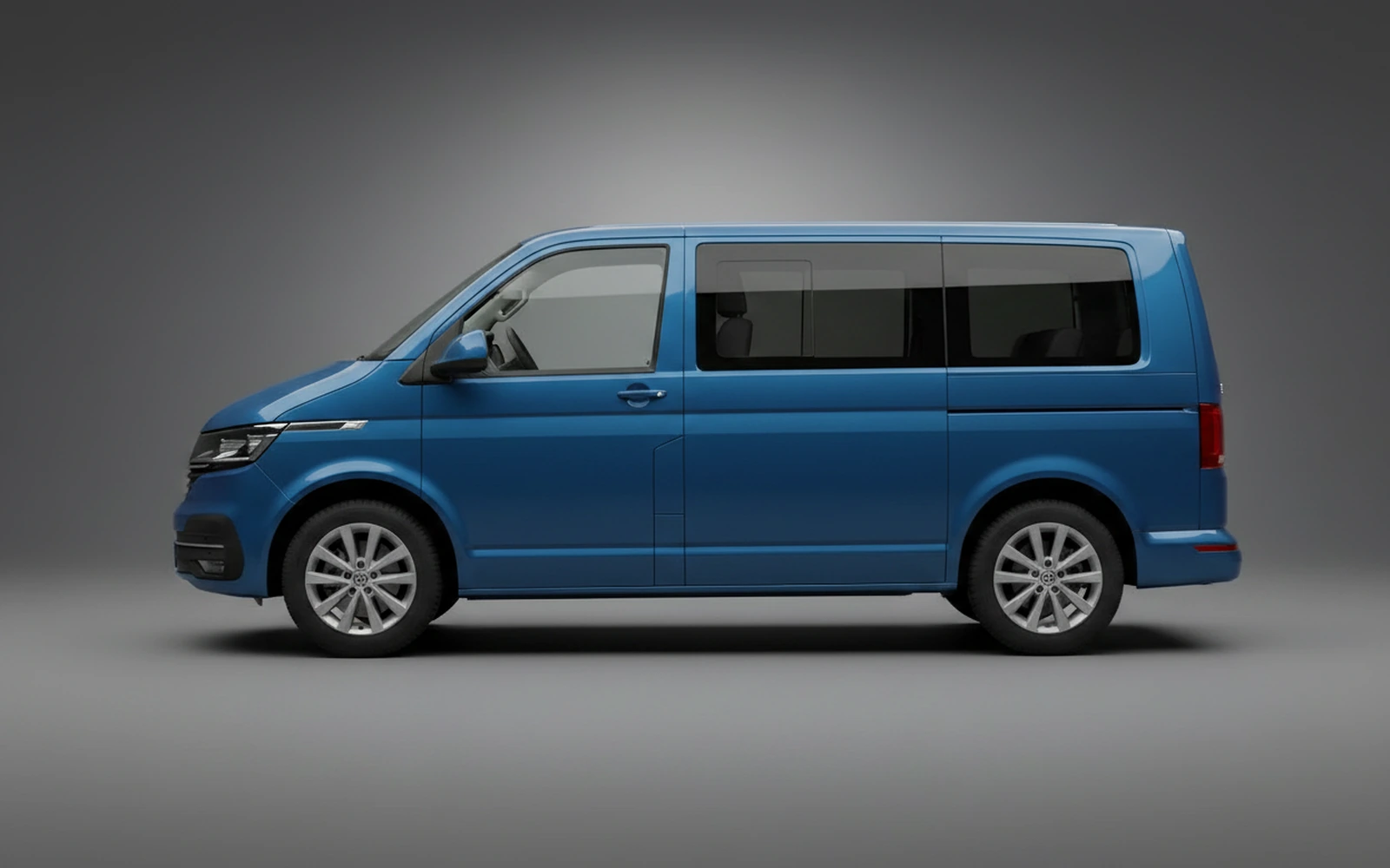 Volkswagen Multivan Azul 2023 — exterior rear view