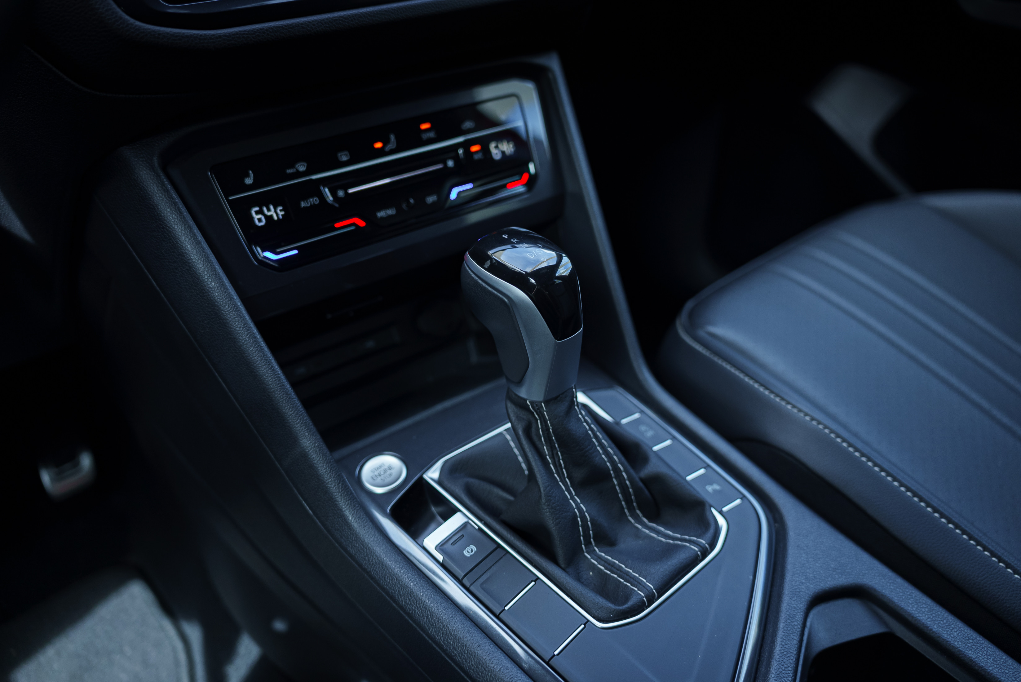 Volkswagen Tiguan Grey — photo 8