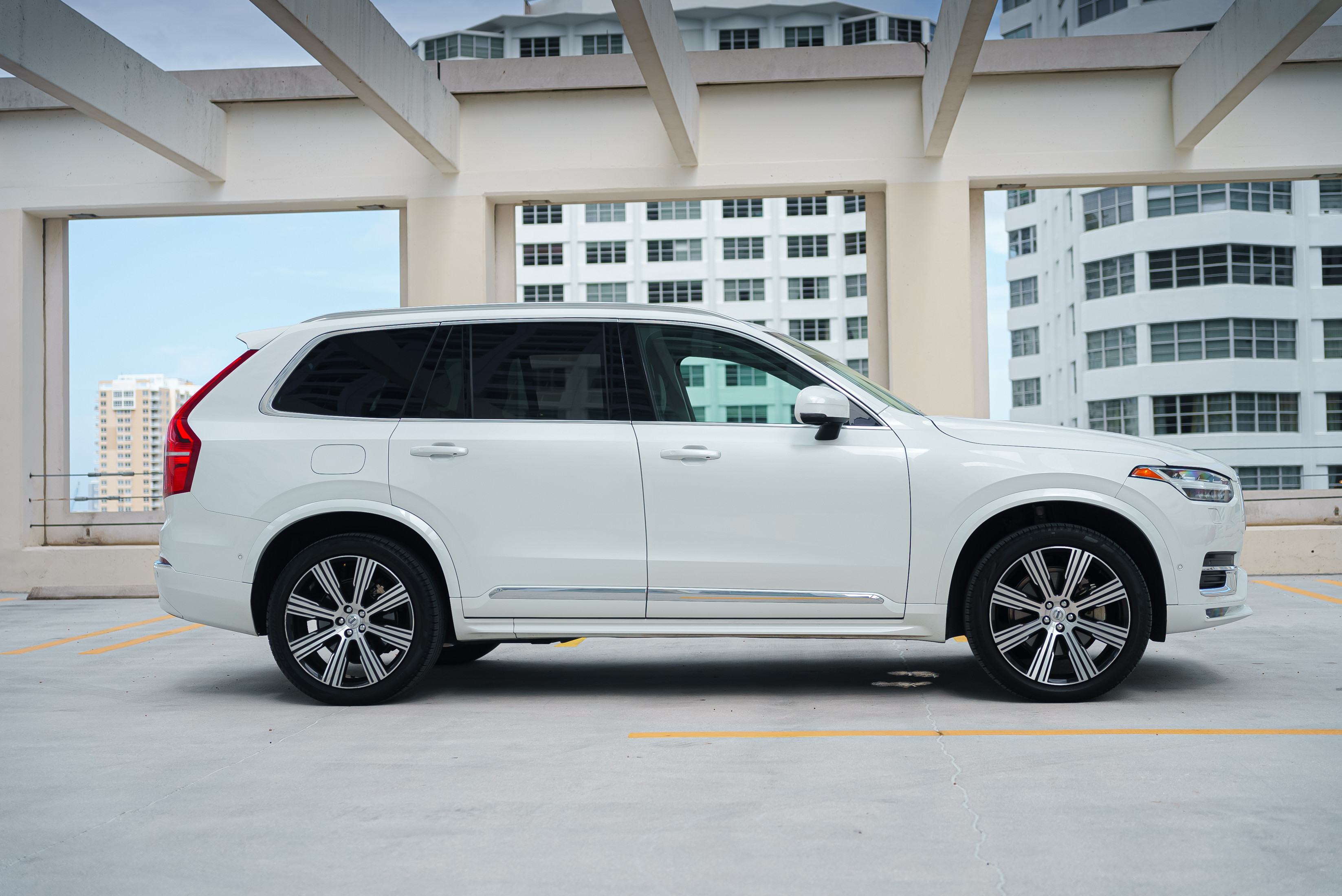 Volvo XC90 White — photo 8