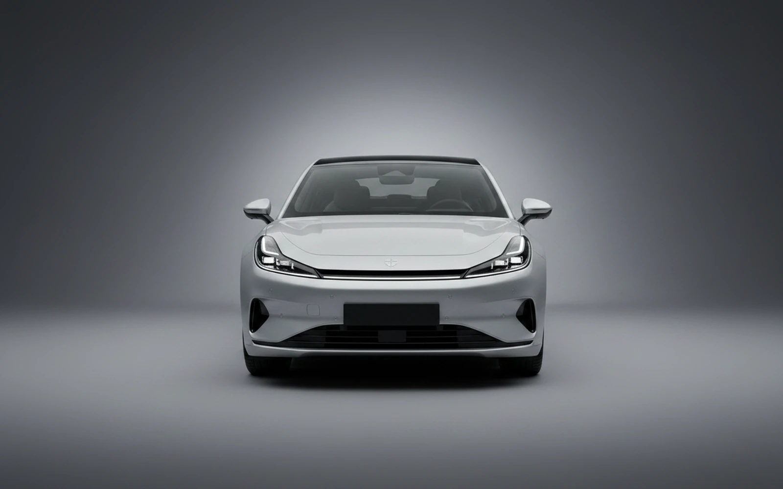 Zeekr 001 Silver 2025 — exterior side view